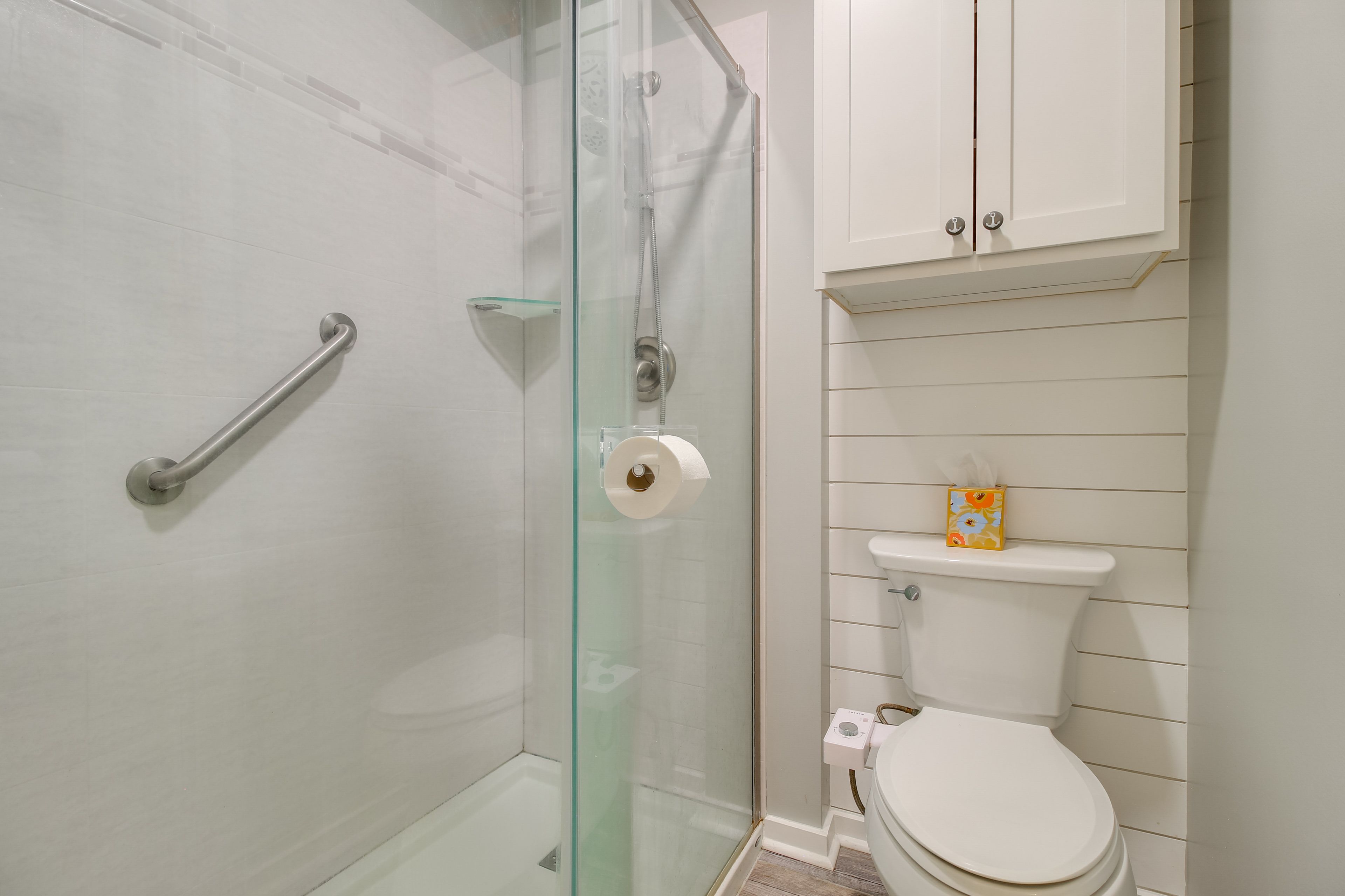Full Bathroom | Towels Provided | Complimentary Toiletries | Hair Dryer