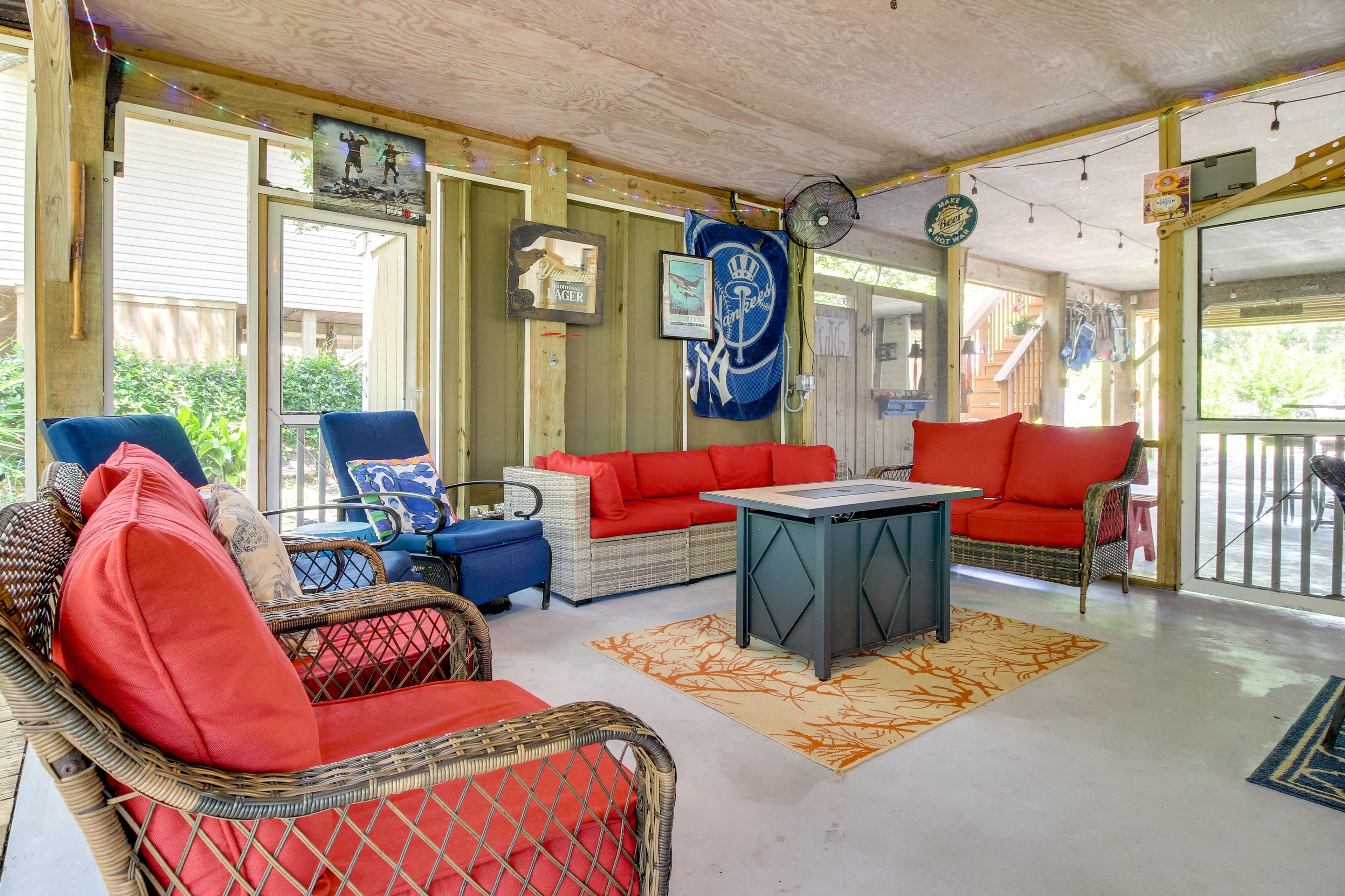 Screened Porch | Bar | Smart TV