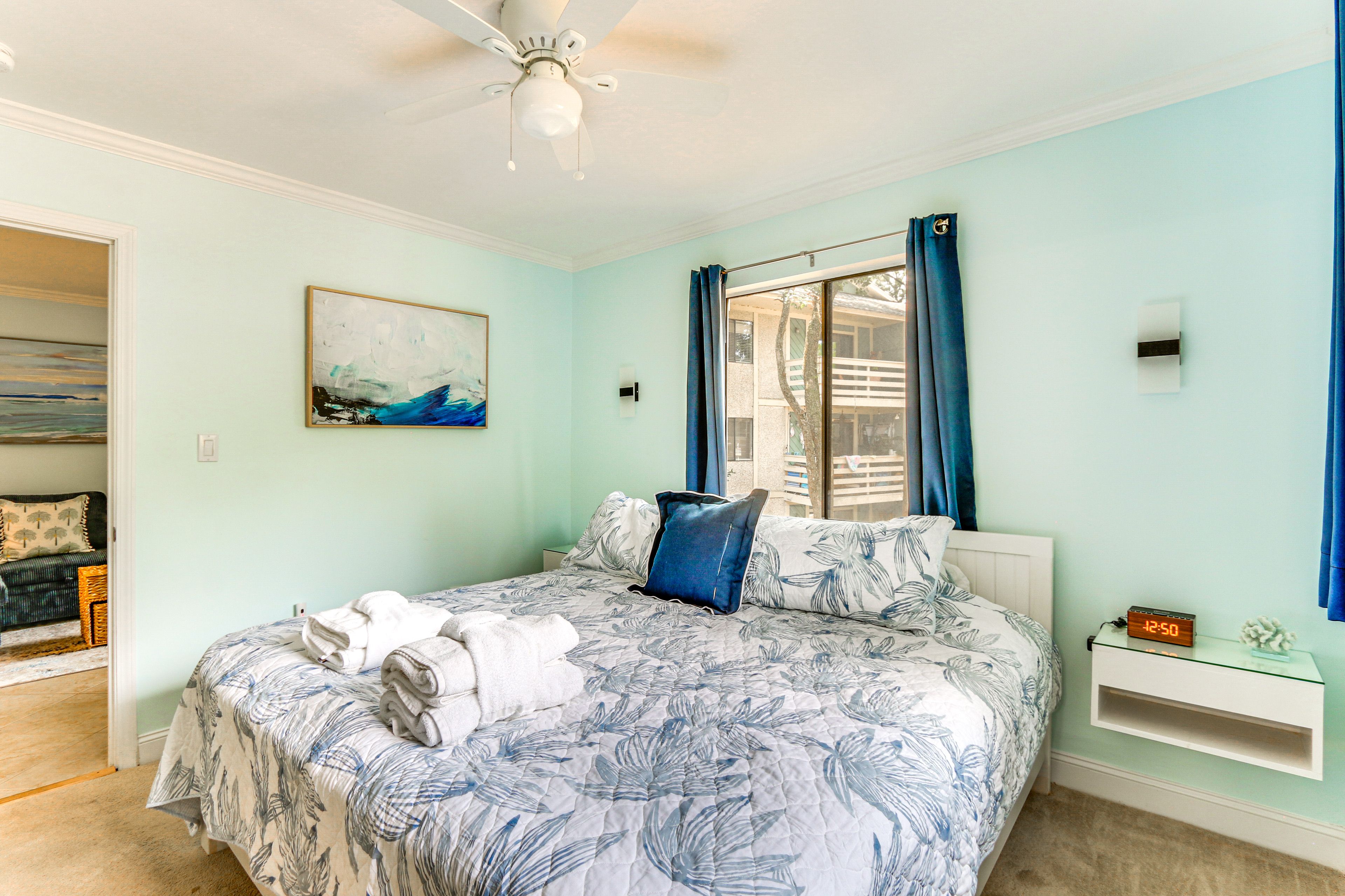 Bedroom 1 | King Bed | Linens