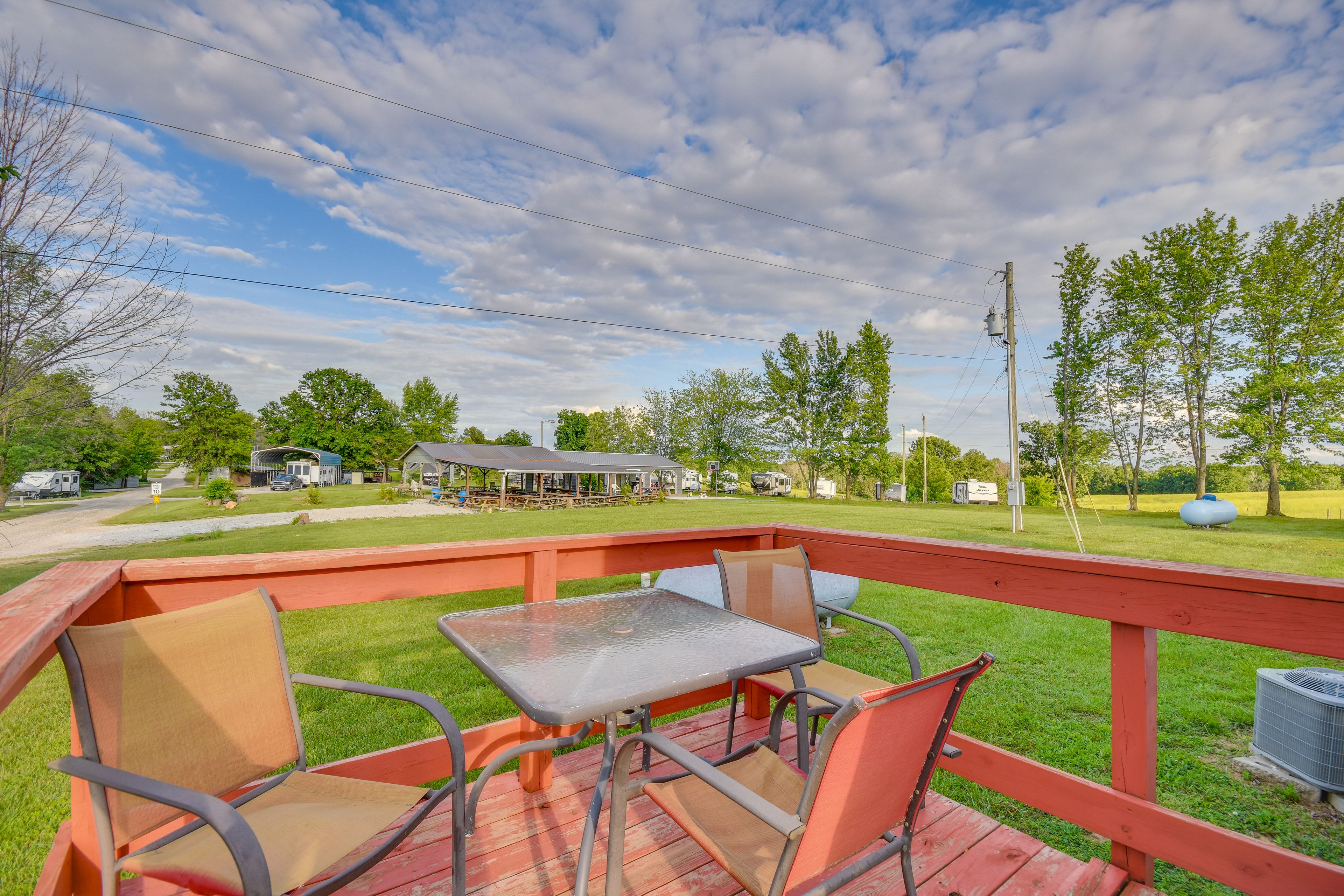 Stoutsville Vacation Rental | 2BR | 1BA | 500 Sq Ft | Stairs Required