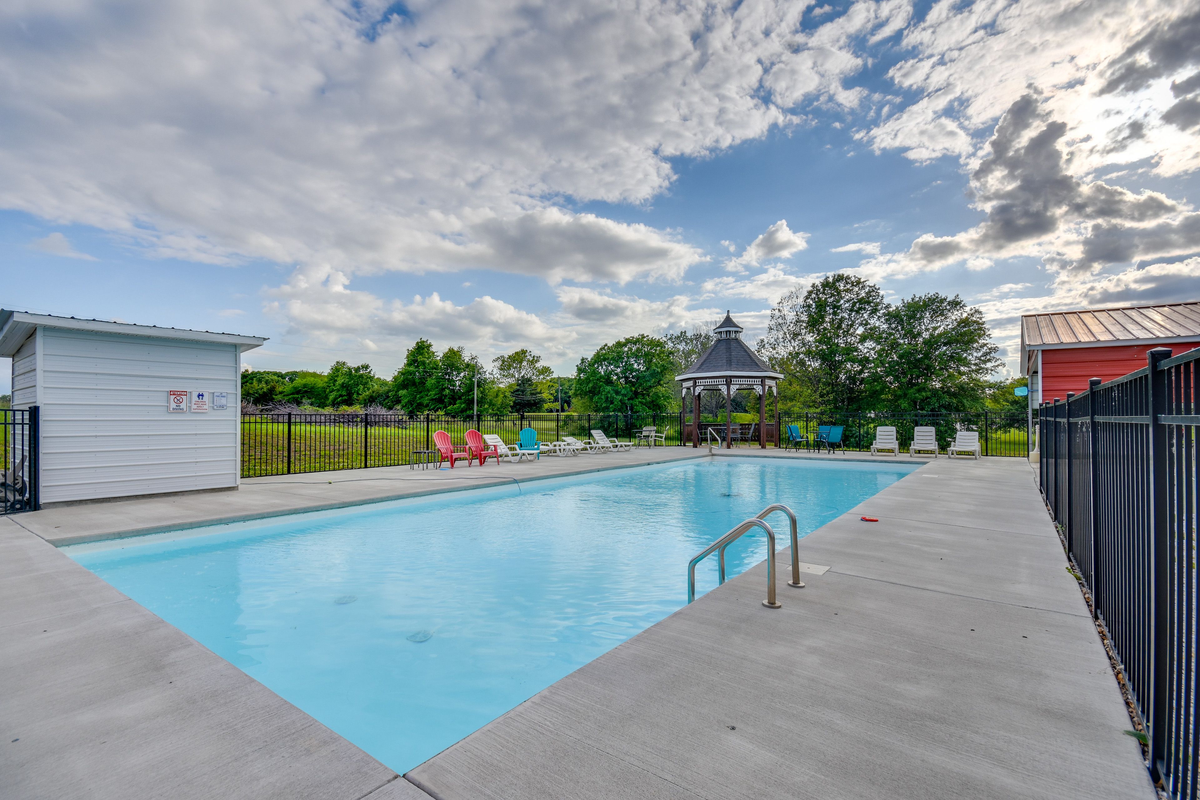Stoutsville Resort | Community Amenities