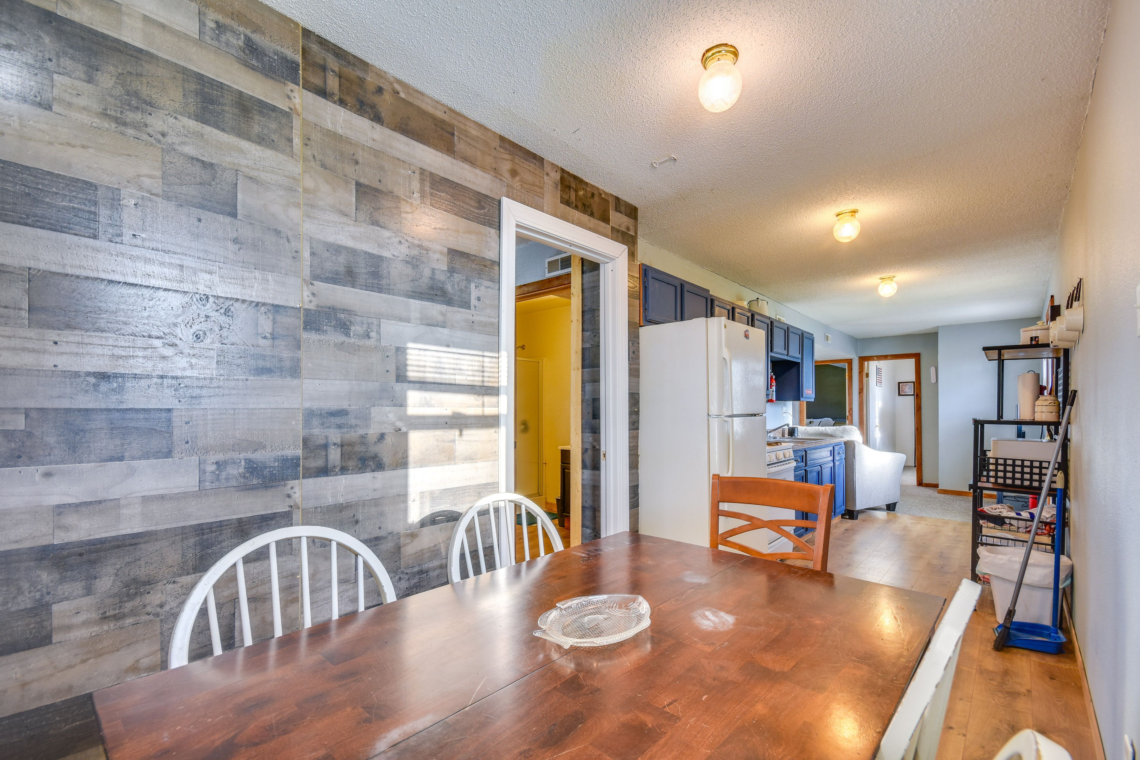 Dining Area | Dishware & Flatware
