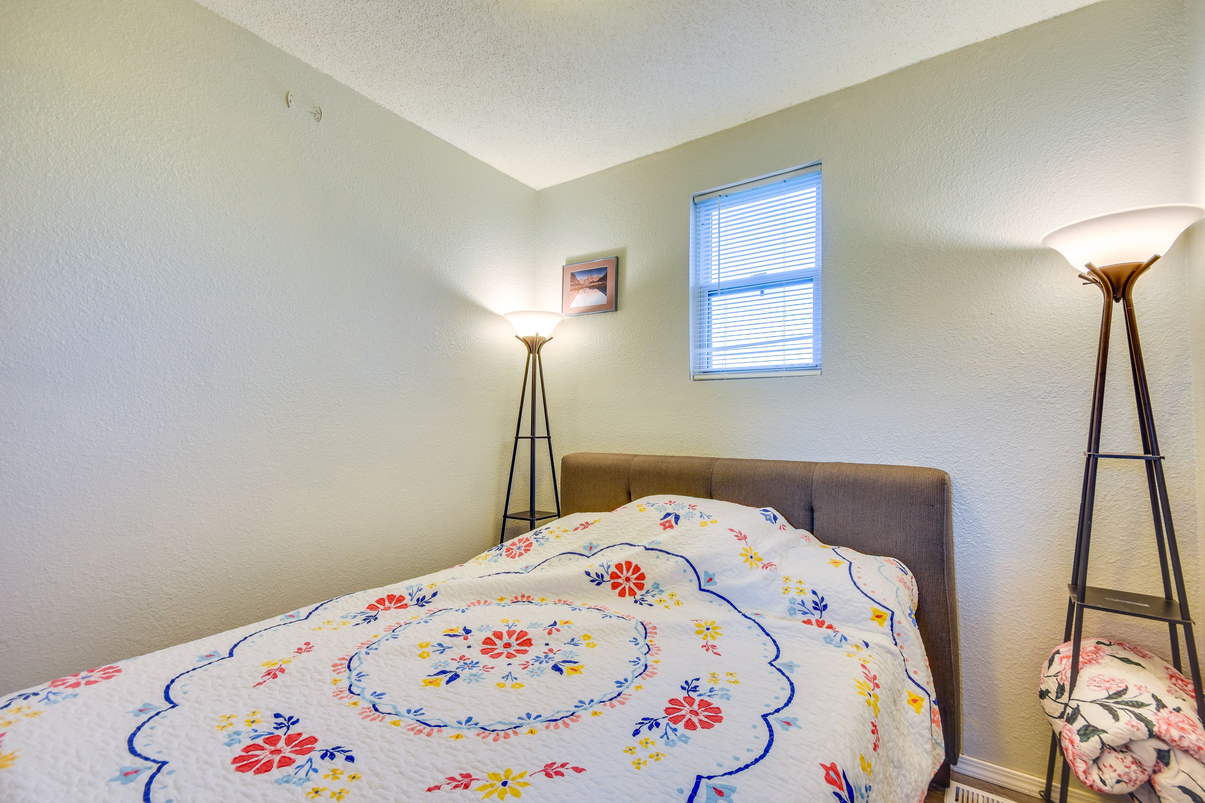 Bedroom 1 | Queen Bed | Linens