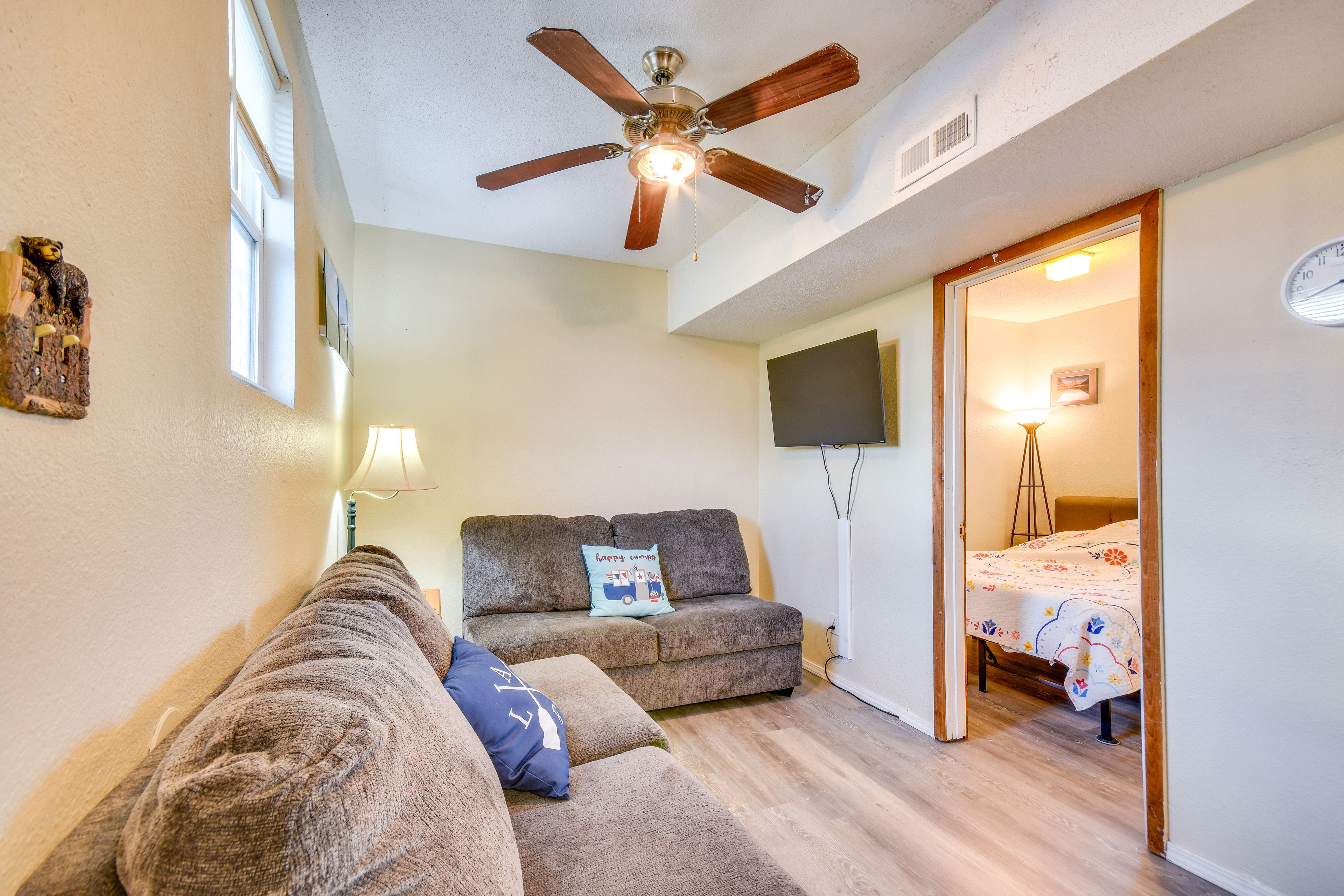Living Room | Cable TV | Central A/C