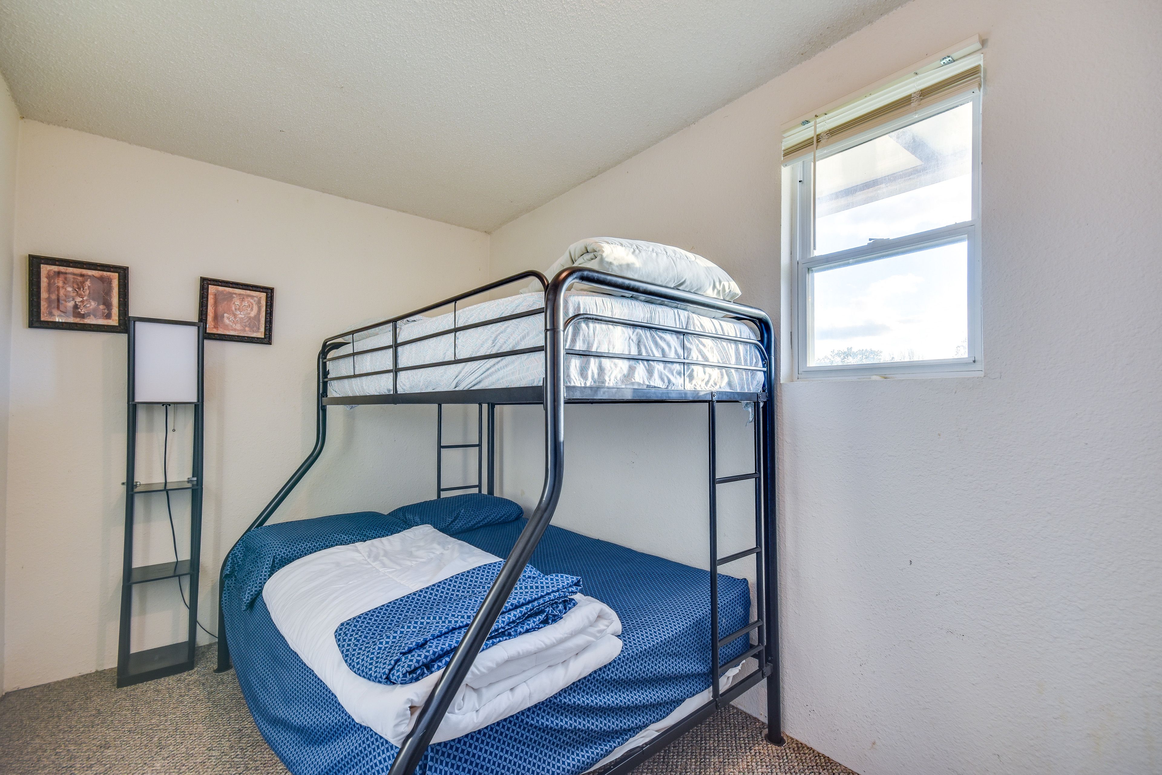 Bedroom 3 | Twin/Full Bunk Bed