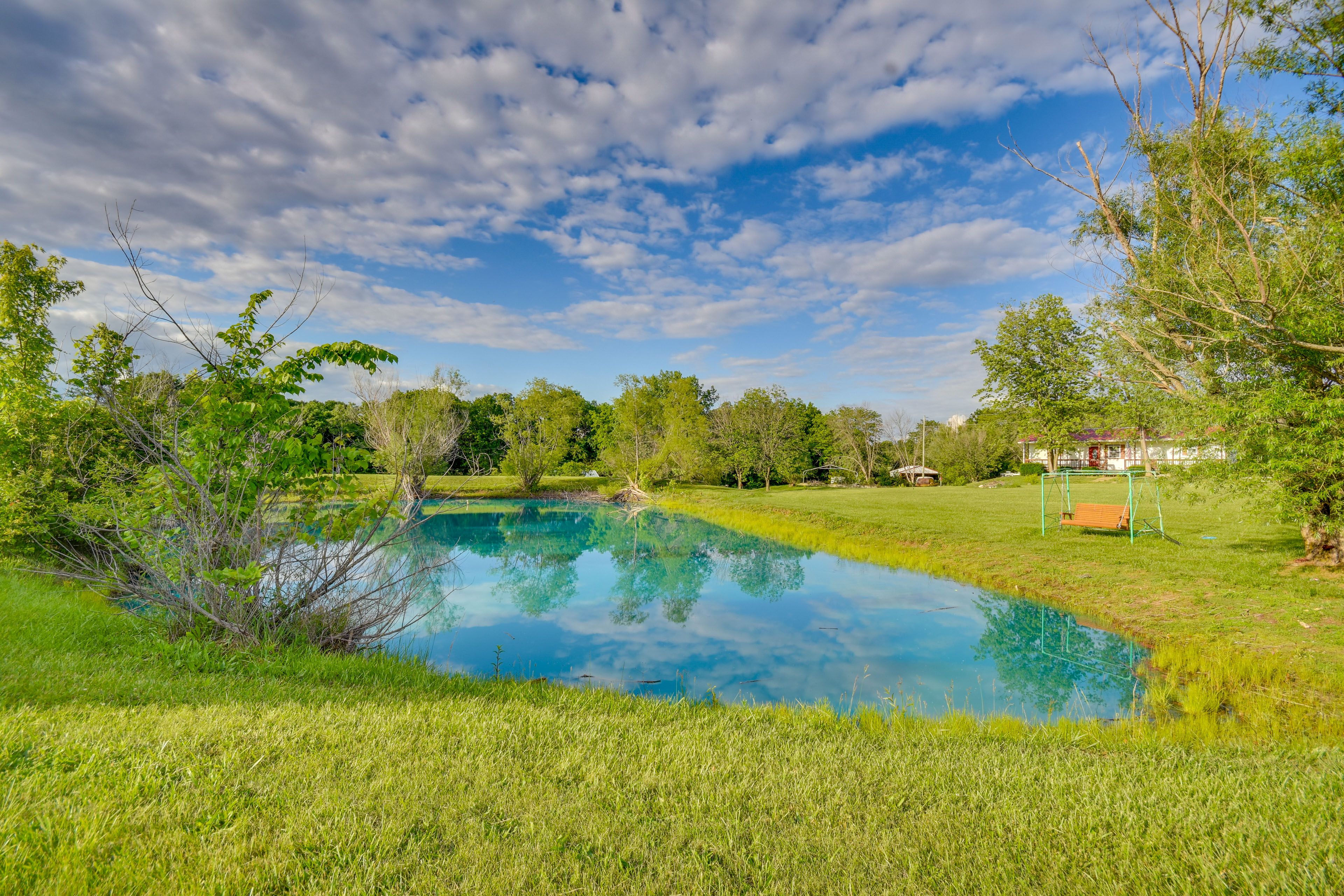 Stoutsville Vacation Rental | 3BR | 2BA | 1,000 Sq Ft | Stairs Required