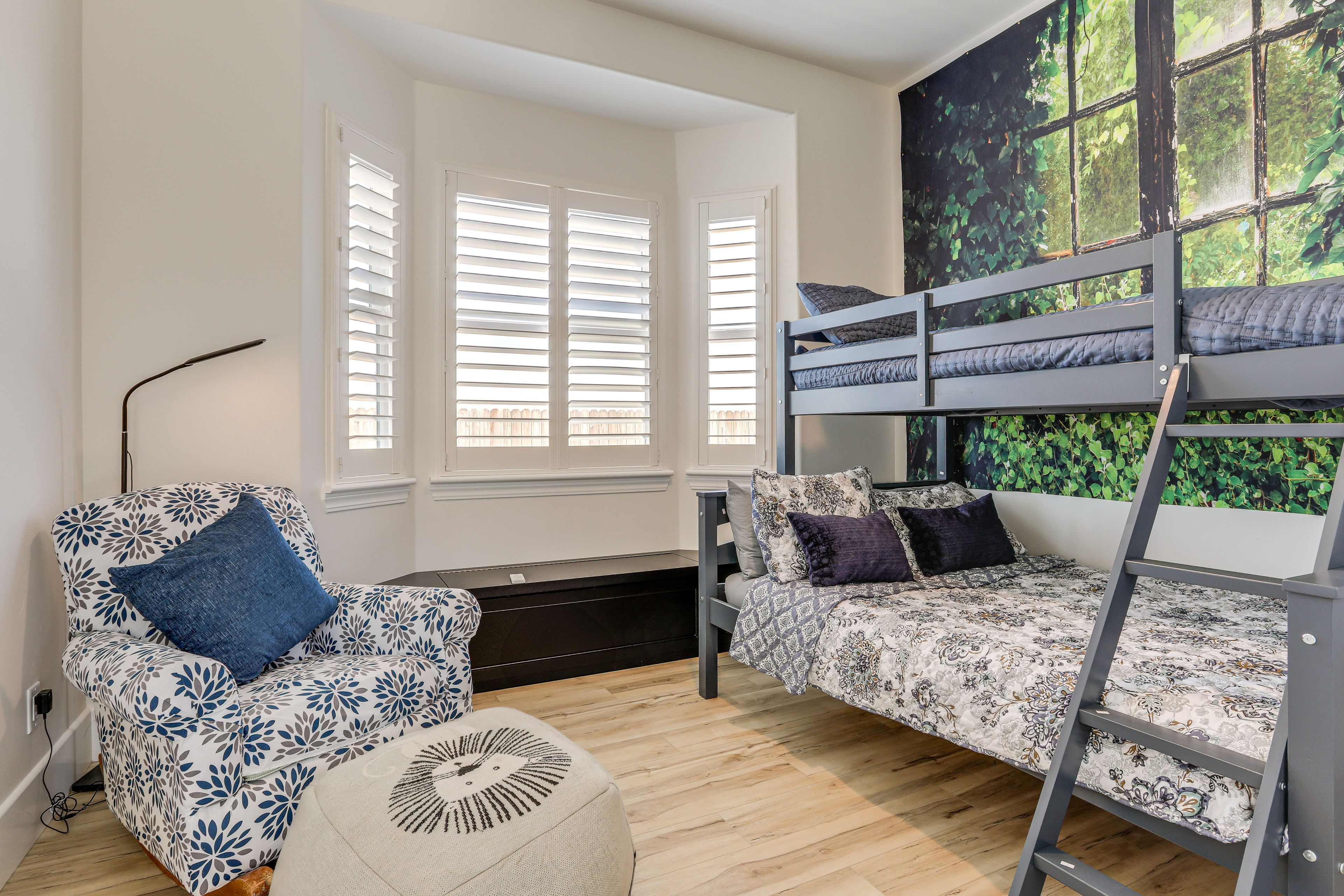 Bedroom 3 | Twin/Full Bunk Bed