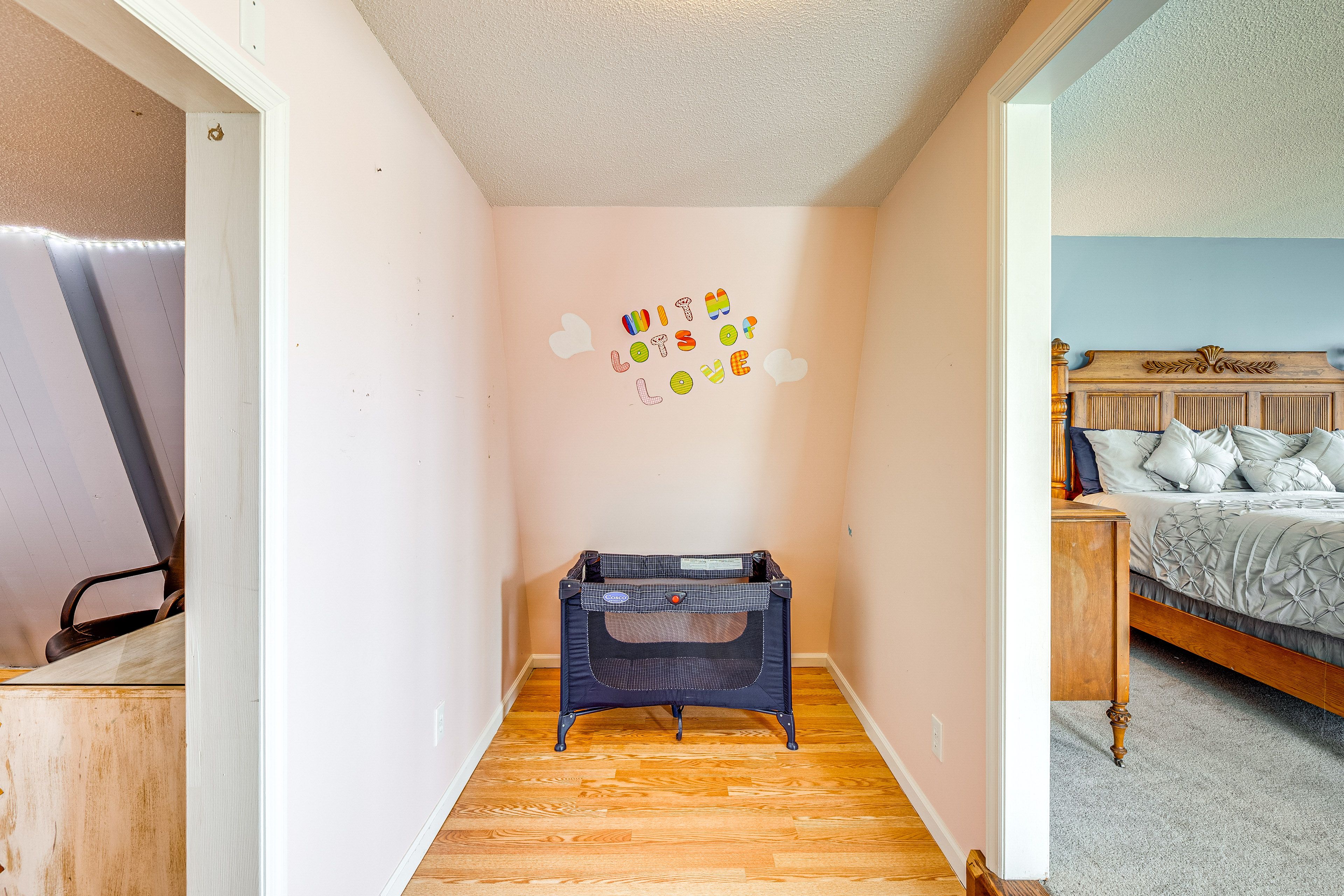 Sleeping Nook | 2nd Floor | Portable Crib