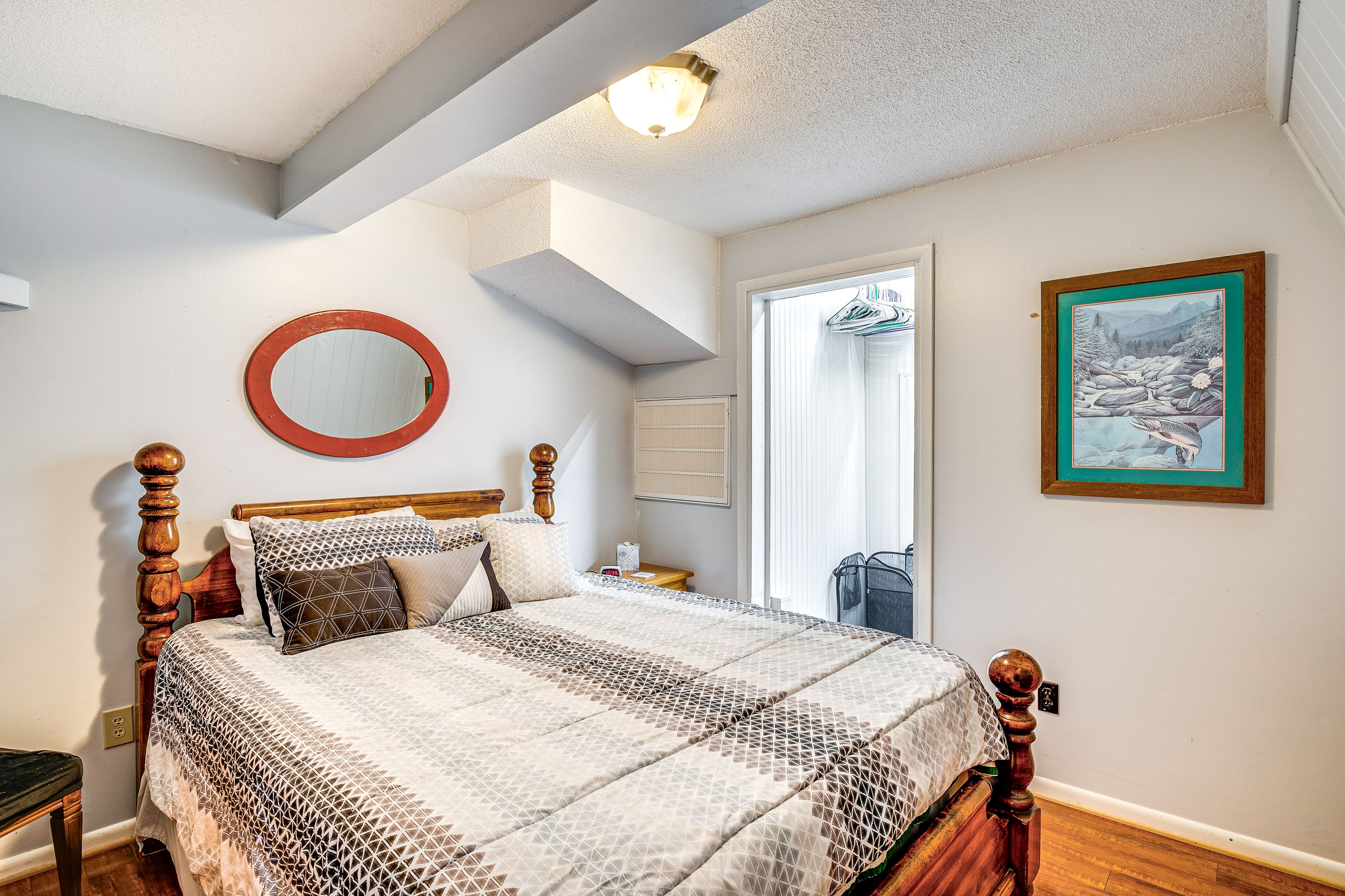 Bedroom 1 | 1st Floor | Queen Bed | Linens Provided