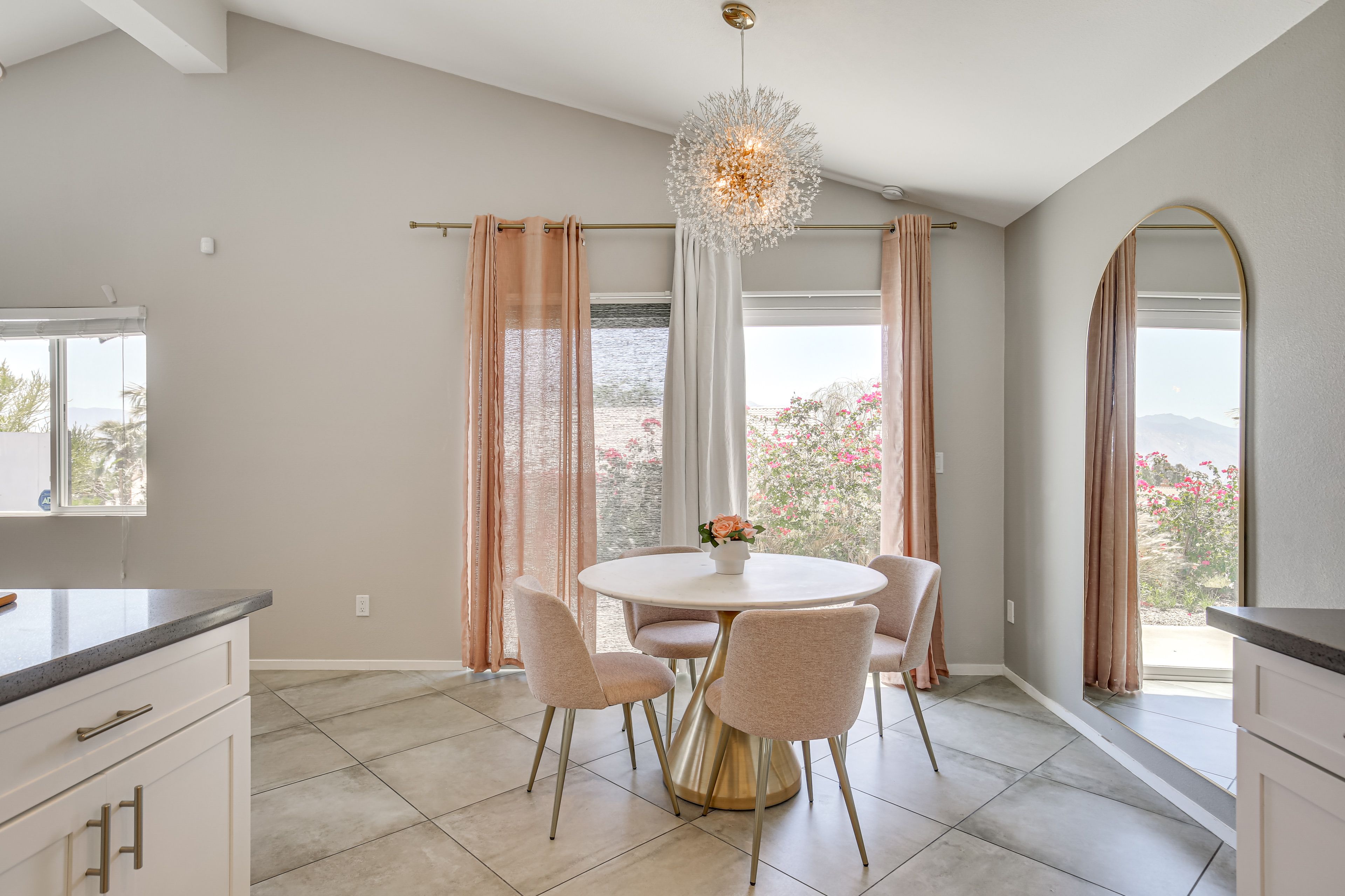 Dining Table | Dishware/Flatware
