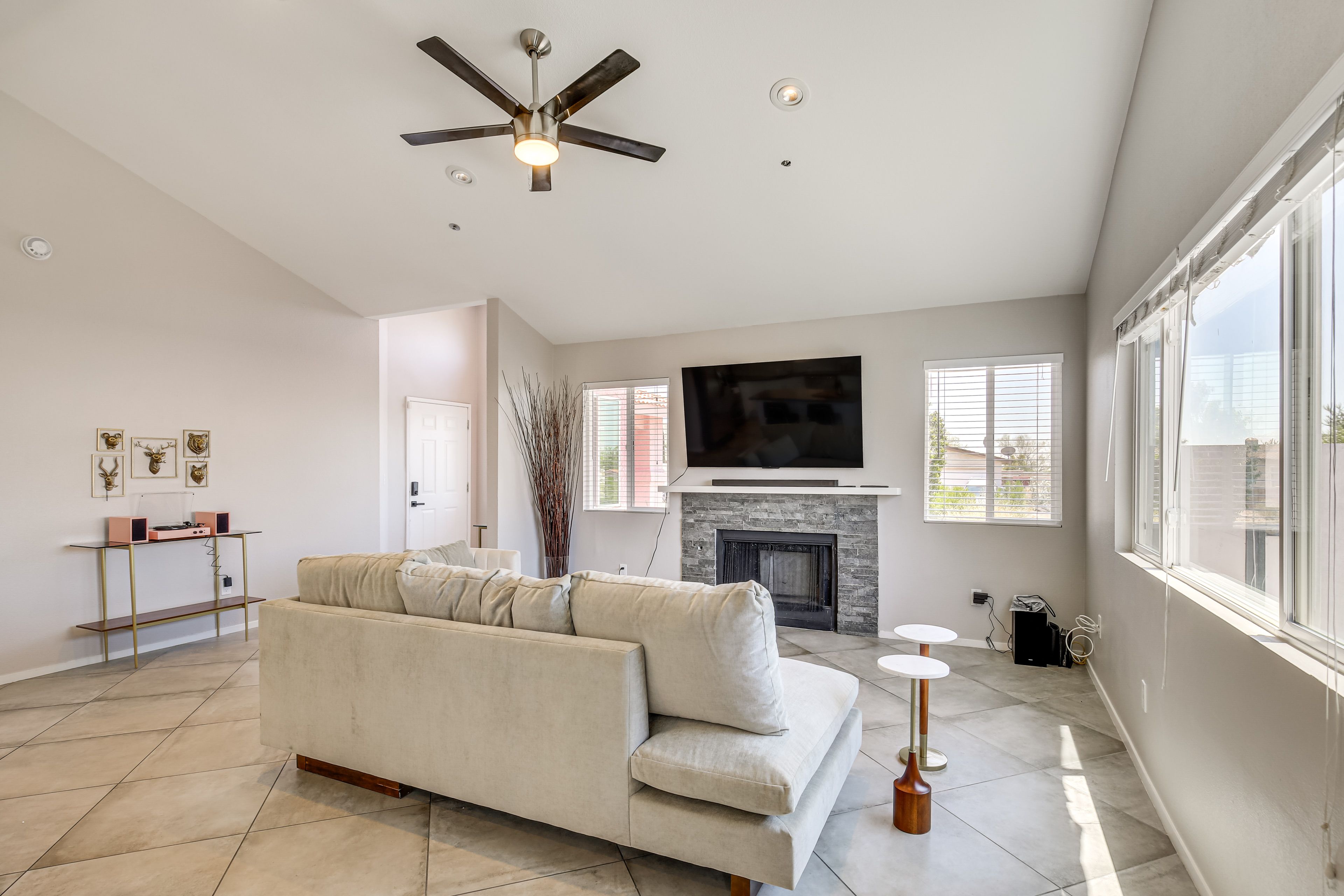 Living Area | Smart TV w/ Cable | Board Games | Record Player