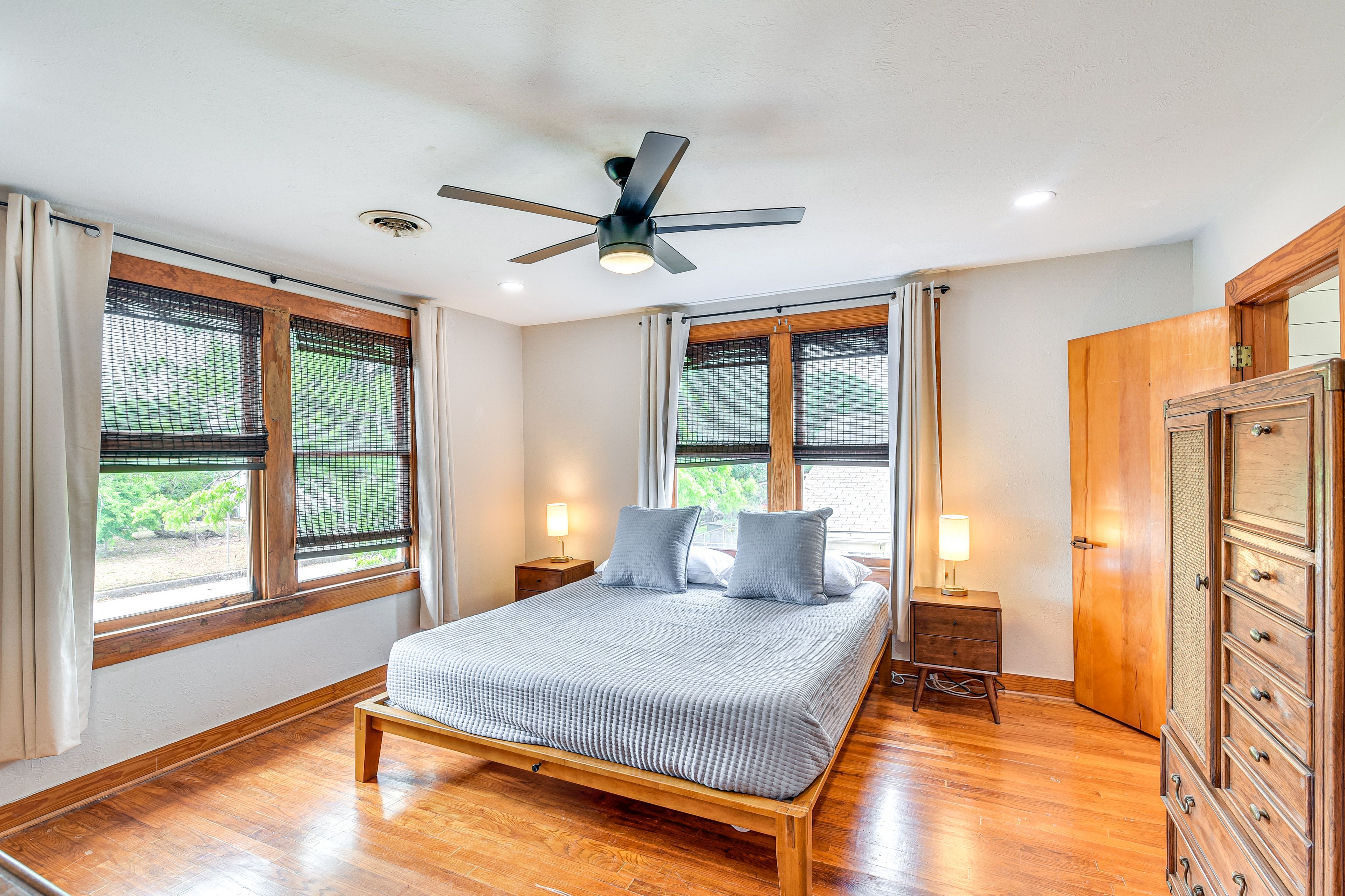 Bedroom 1 | King Bed | Linens Provided | En-Suite Bathroom