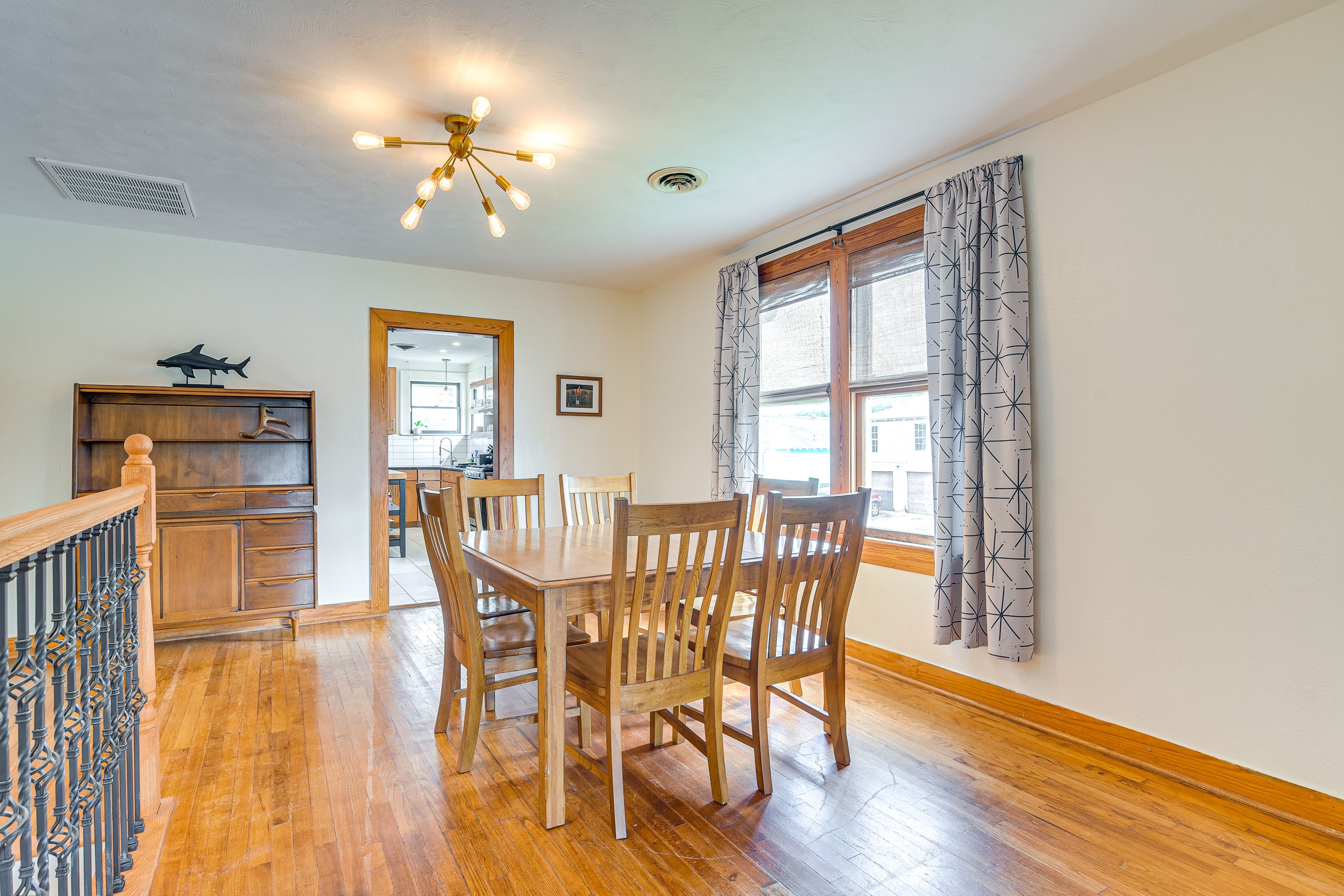 Dining Area | Dishware/Flatware
