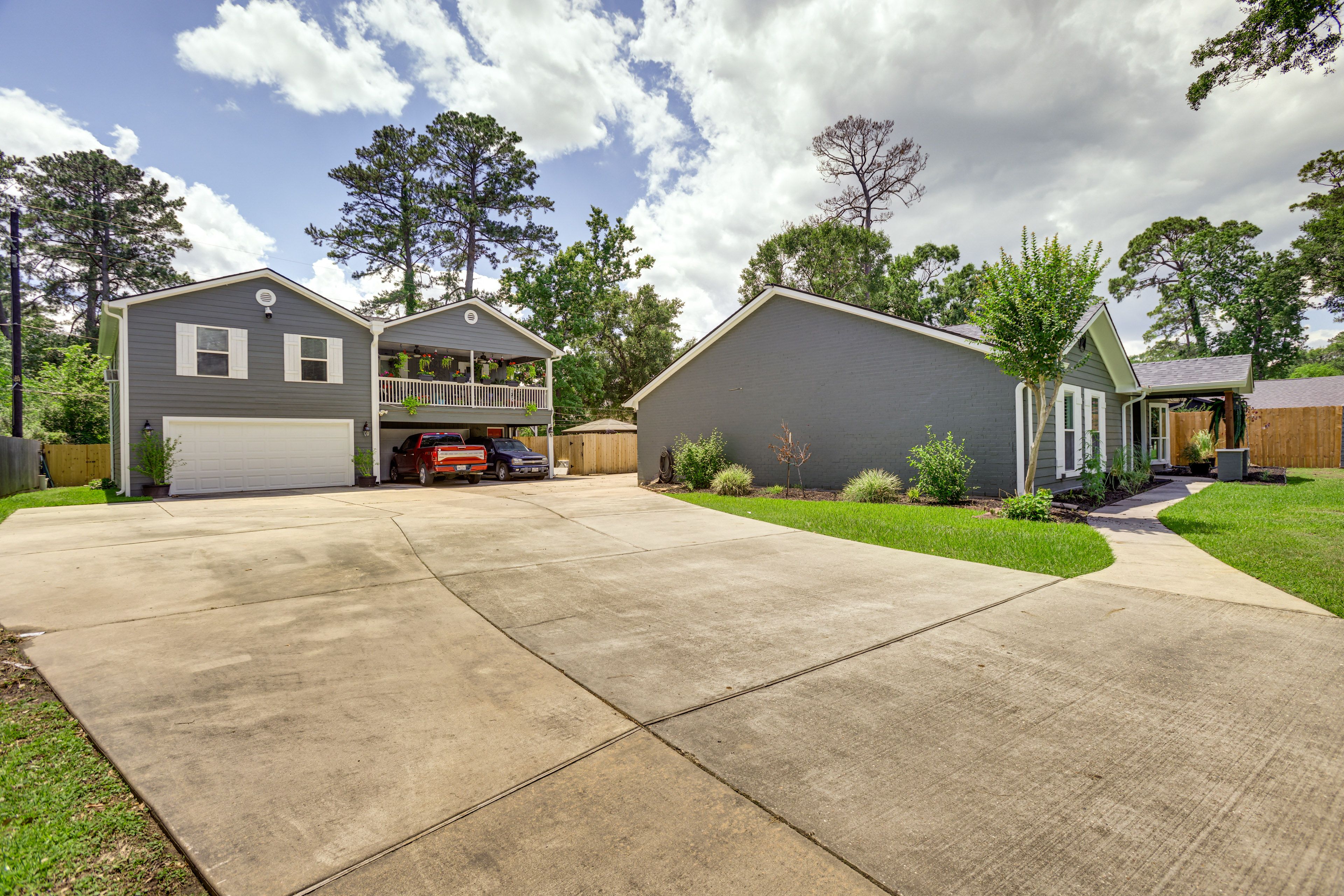 Parking | Shared Driveway (3 Vehicles) | RV/Trailer Parking
