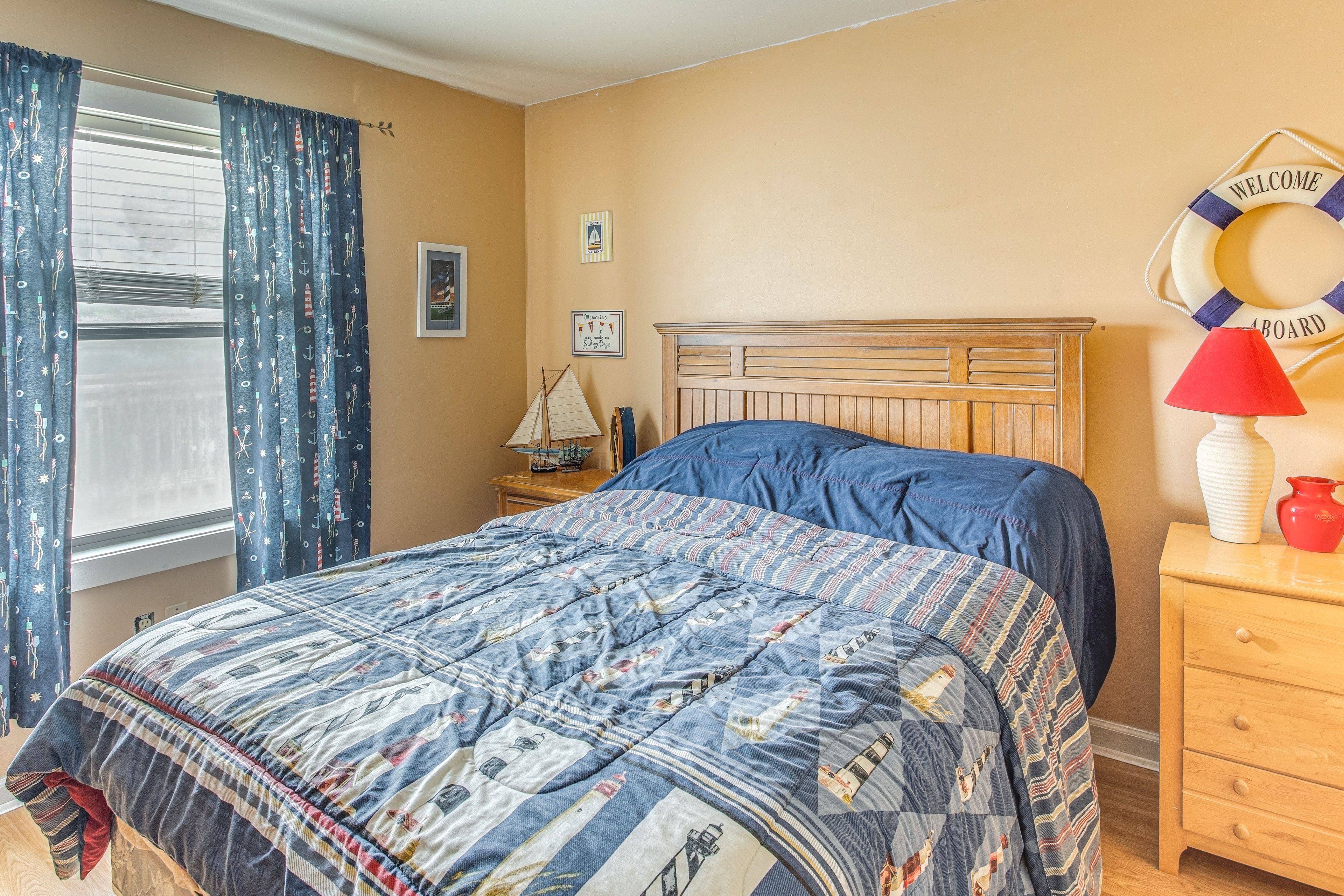 Bedroom 2 | Queen Bed | 1st Floor