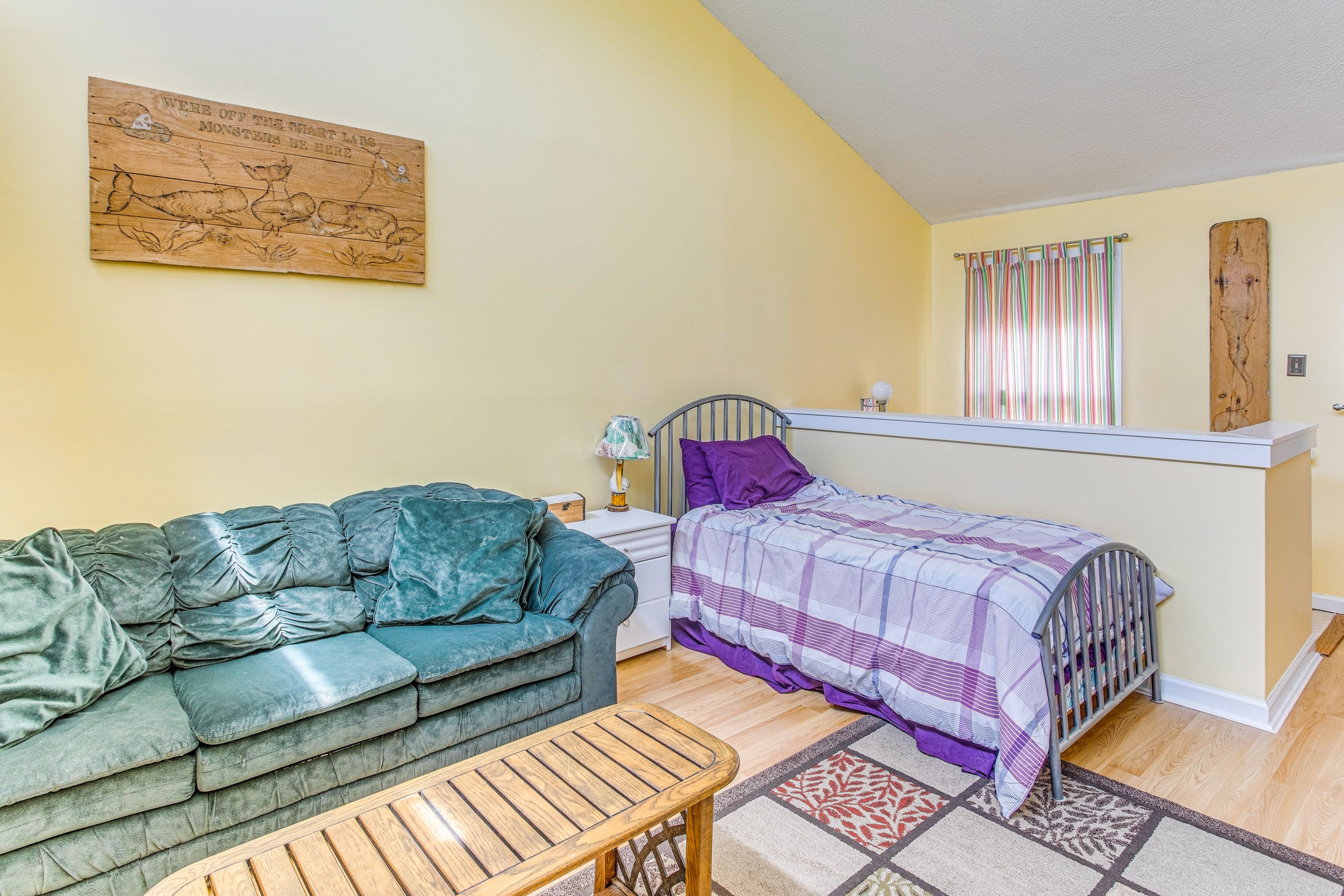 Loft | Twin Bed | 2nd Floor