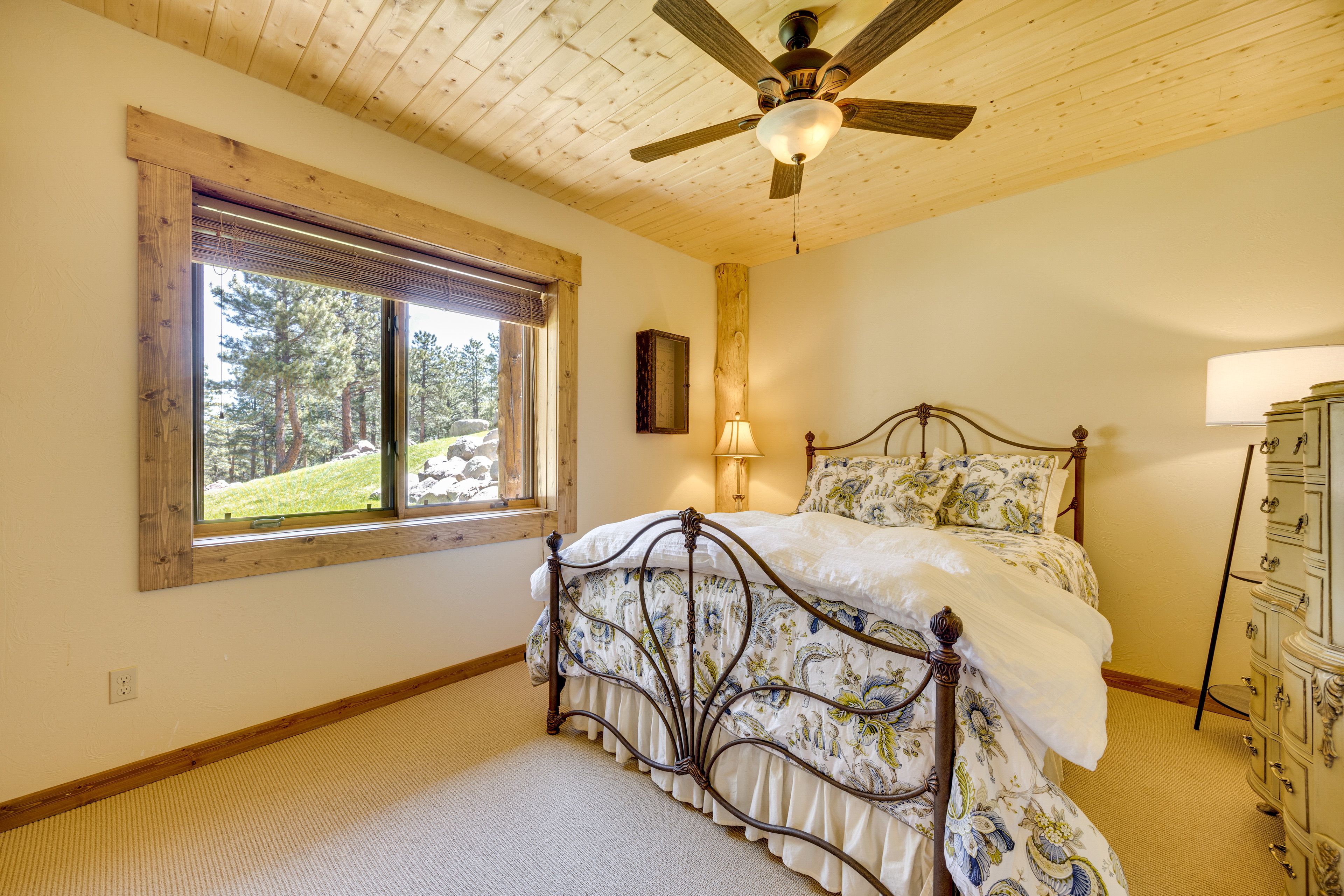 Bedroom 5 | Lower Level | Queen Bed | Linens Provided