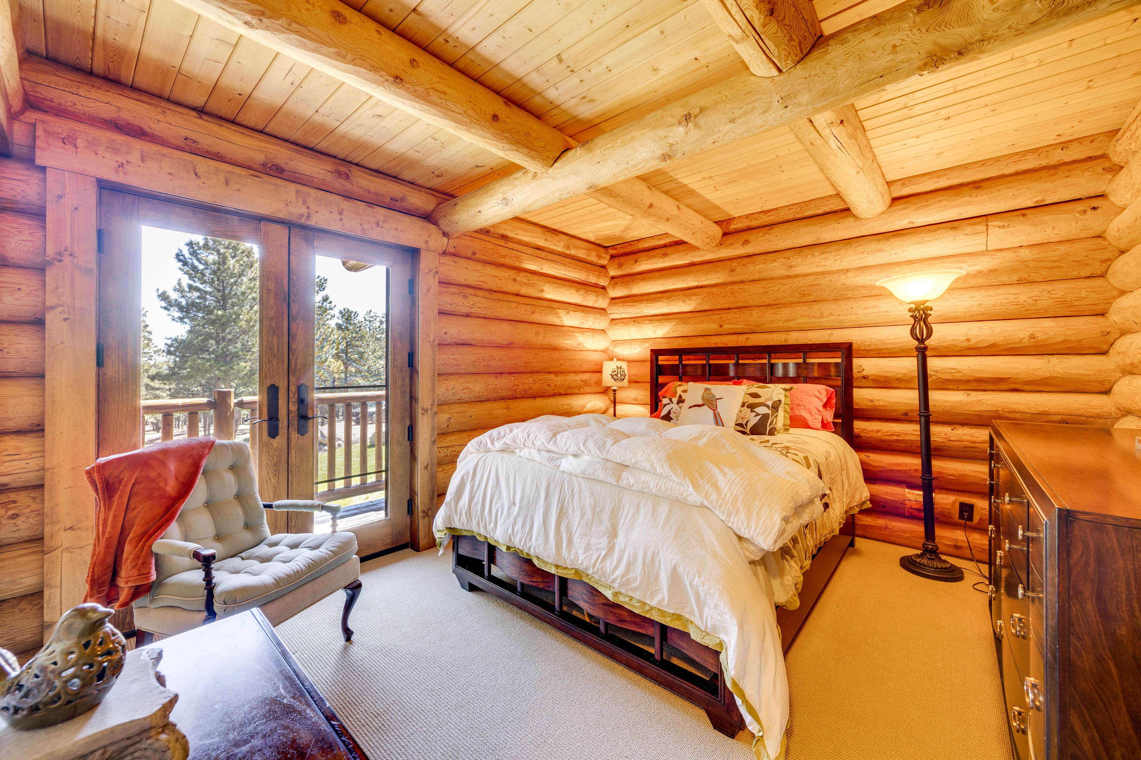 Bedroom 2 | Main Level | Queen Bed | Linens Provided