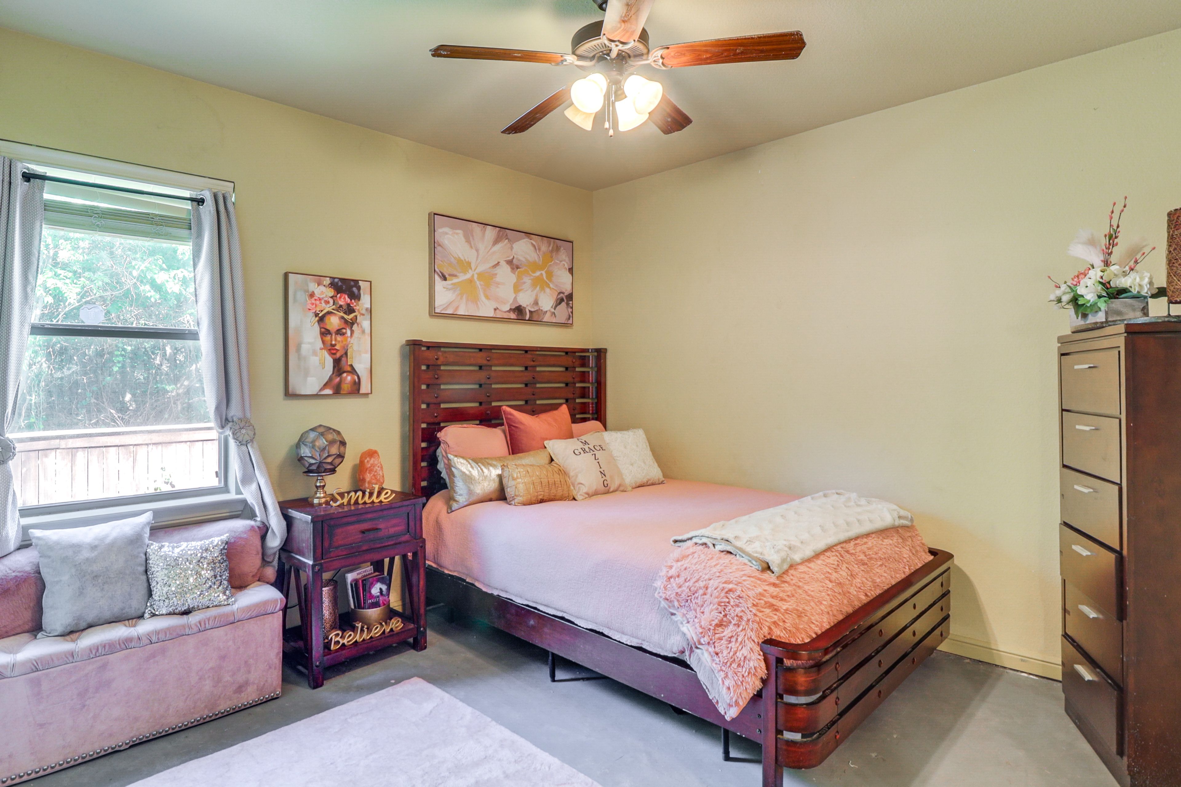 Bedroom 2 | 1st Floor | Queen Bed | Linens Provided