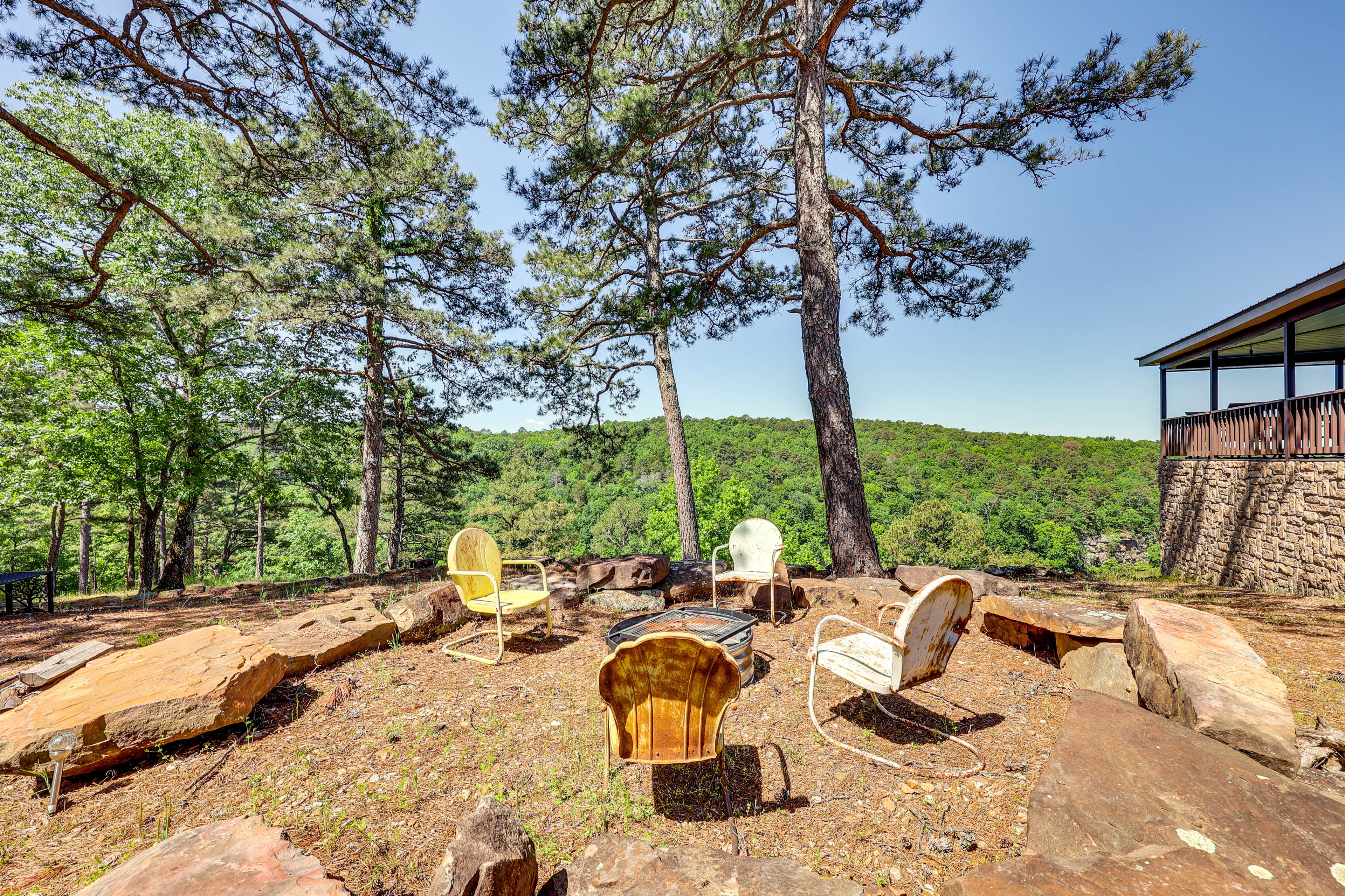 Private Yard | Fire Pit