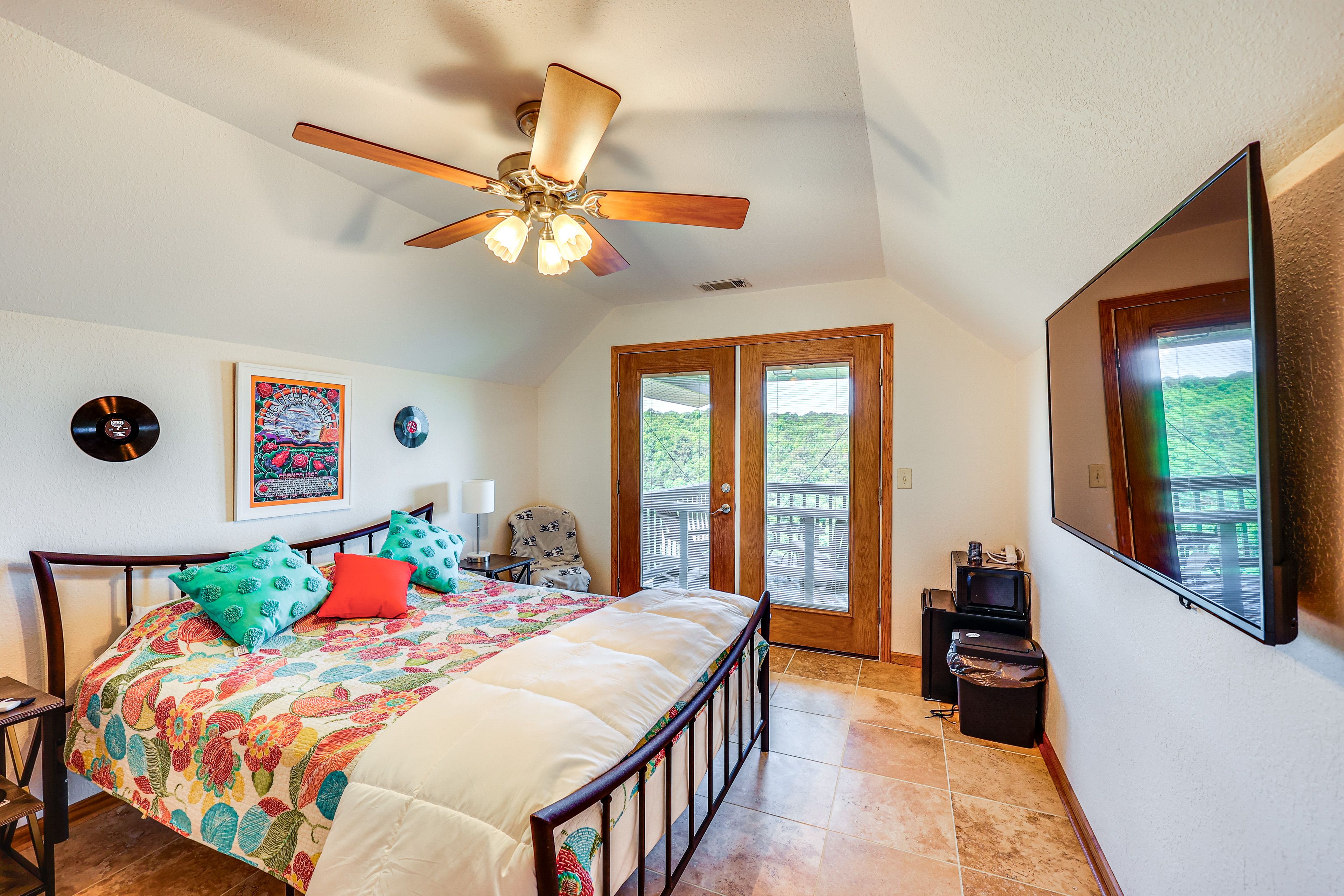 Bedroom 2 | 2nd Floor | Queen Bed | Smart TV w/ Cable | Microwave | Mini Fridge