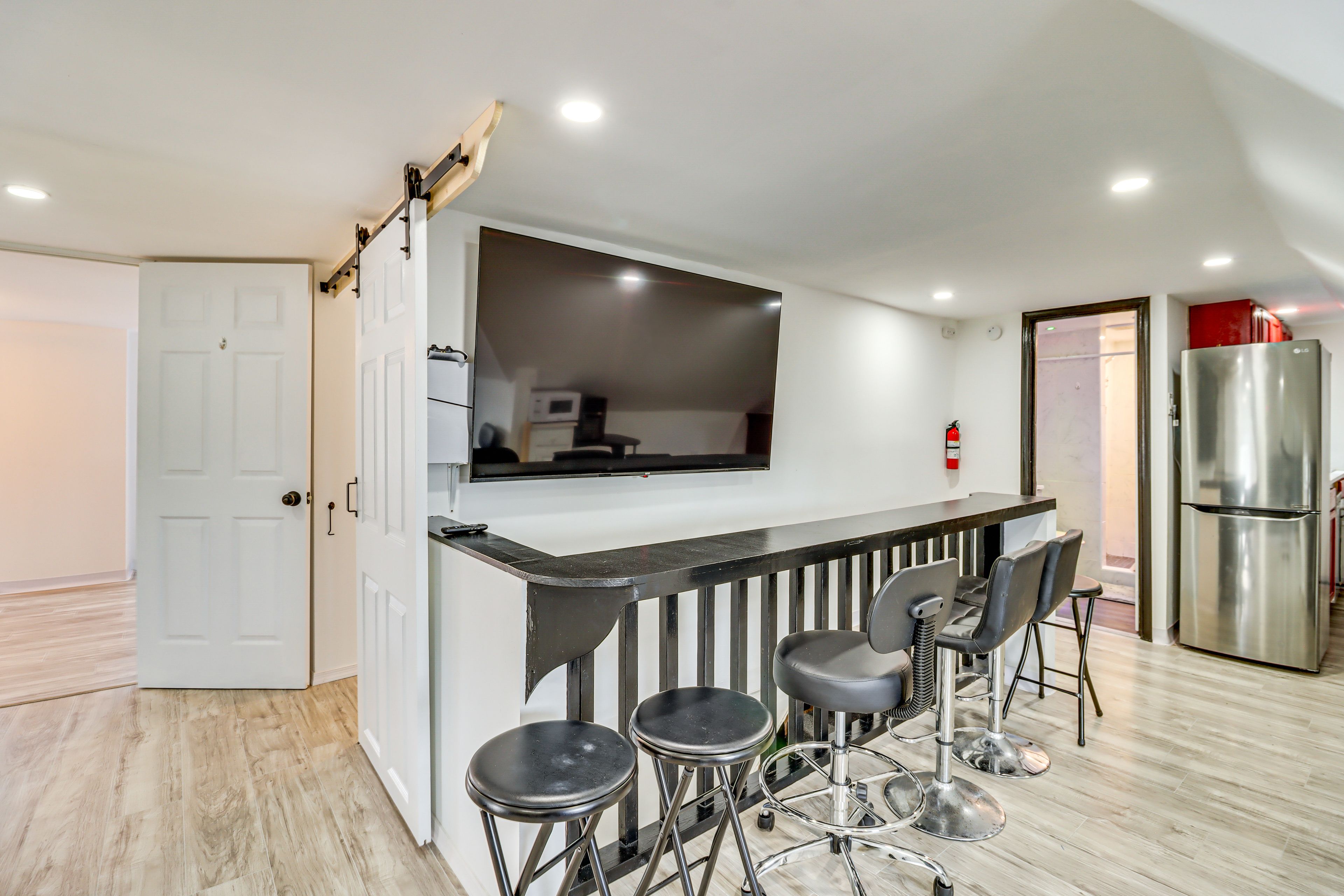 Bar Area | Smart TV