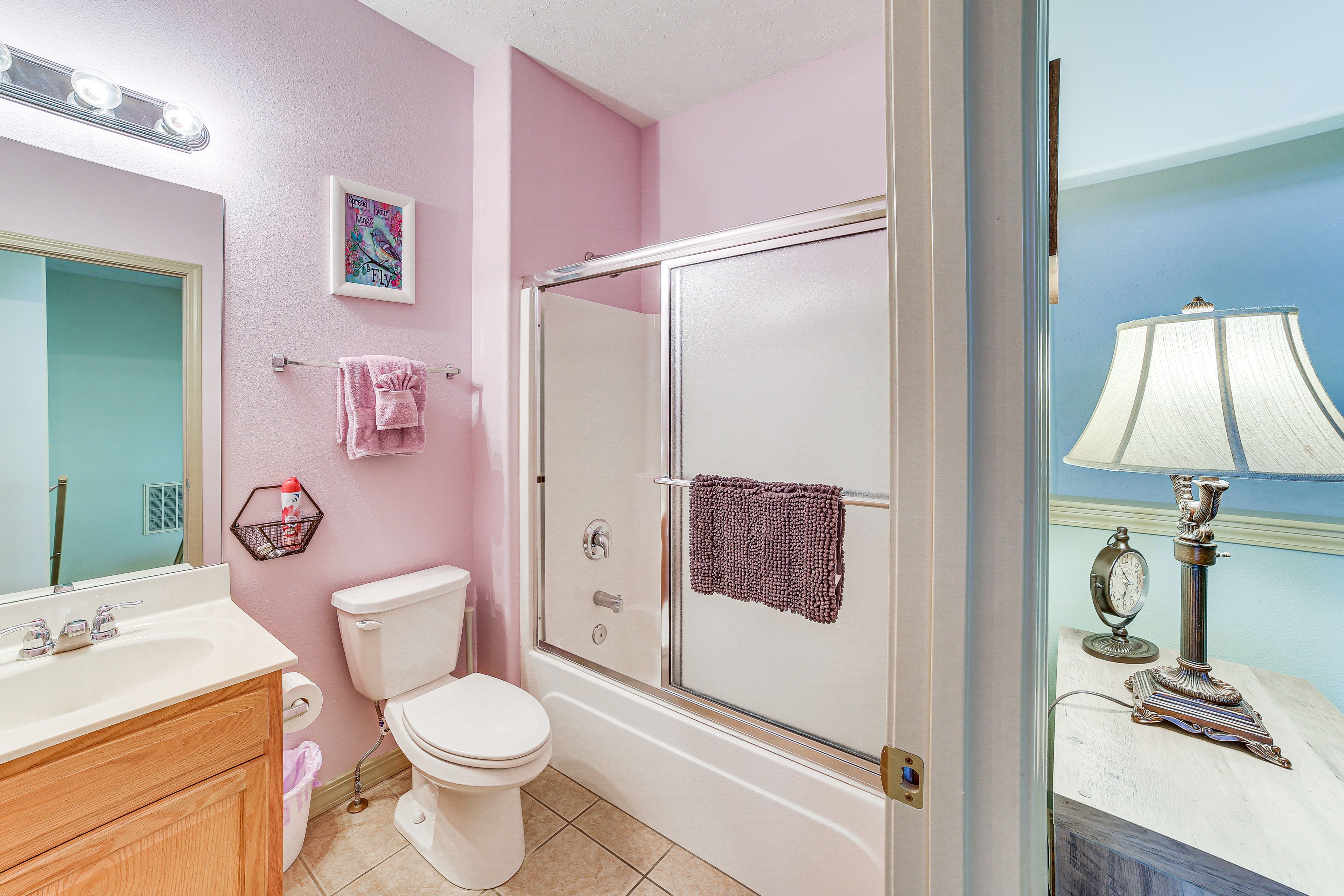 Full Bath | 2nd Floor