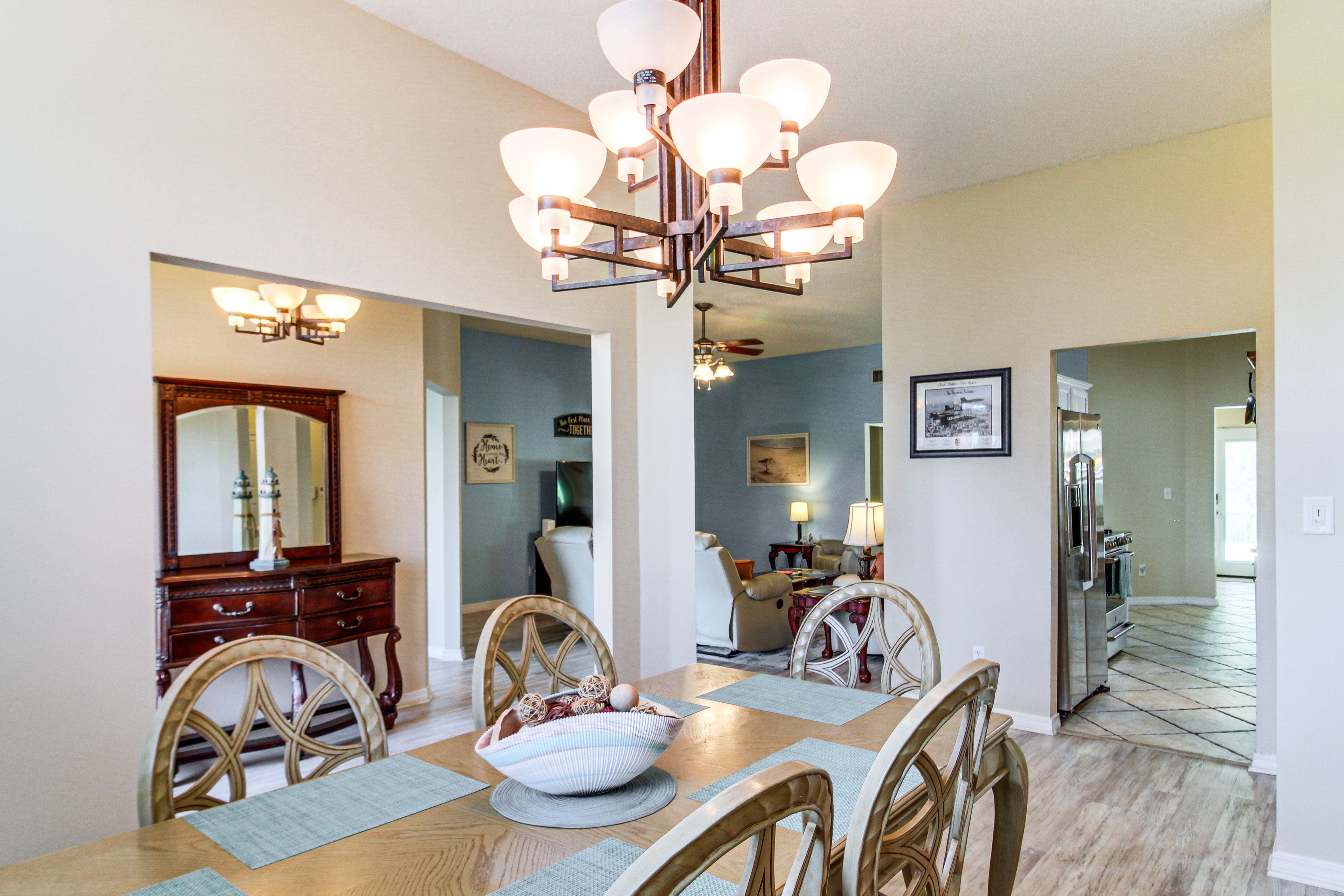 Dining Area | Dishware & Flatware | Central A/C & Heat