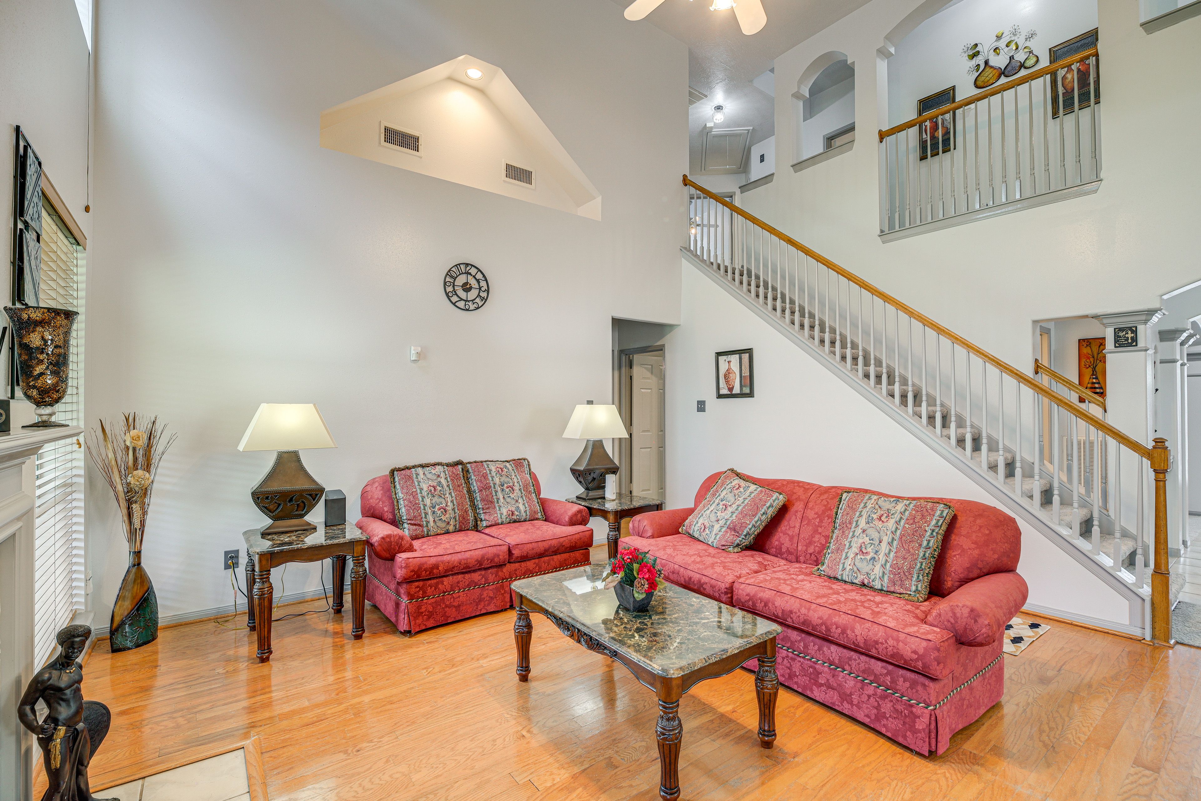 Living Room | Free WiFi | Smart TV | Fireplace | Central A/C | 1st Floor