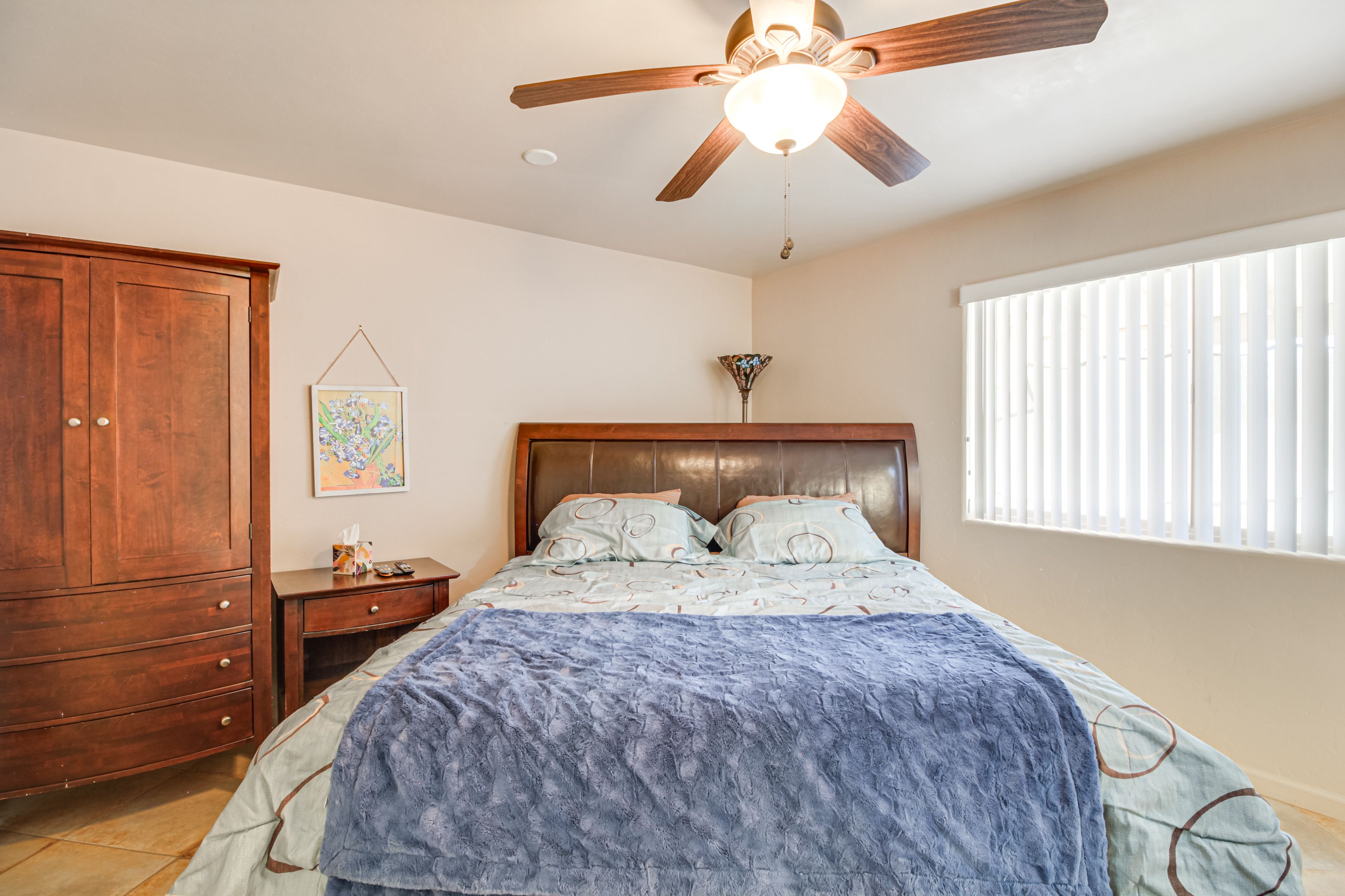 Bedroom 1 | King Bed | Smart TV | Linens Provided