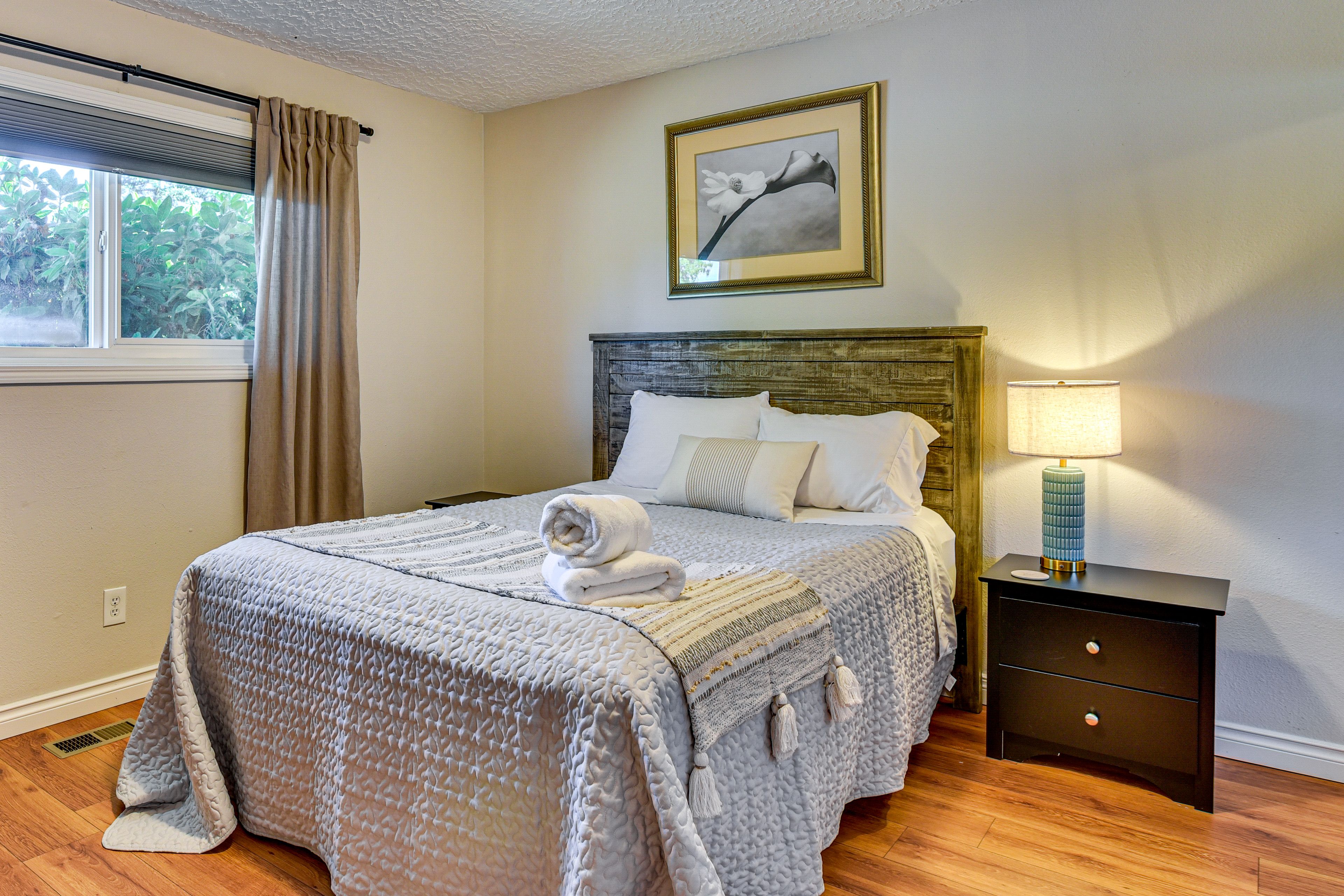 Bedroom 2 | Queen Bed