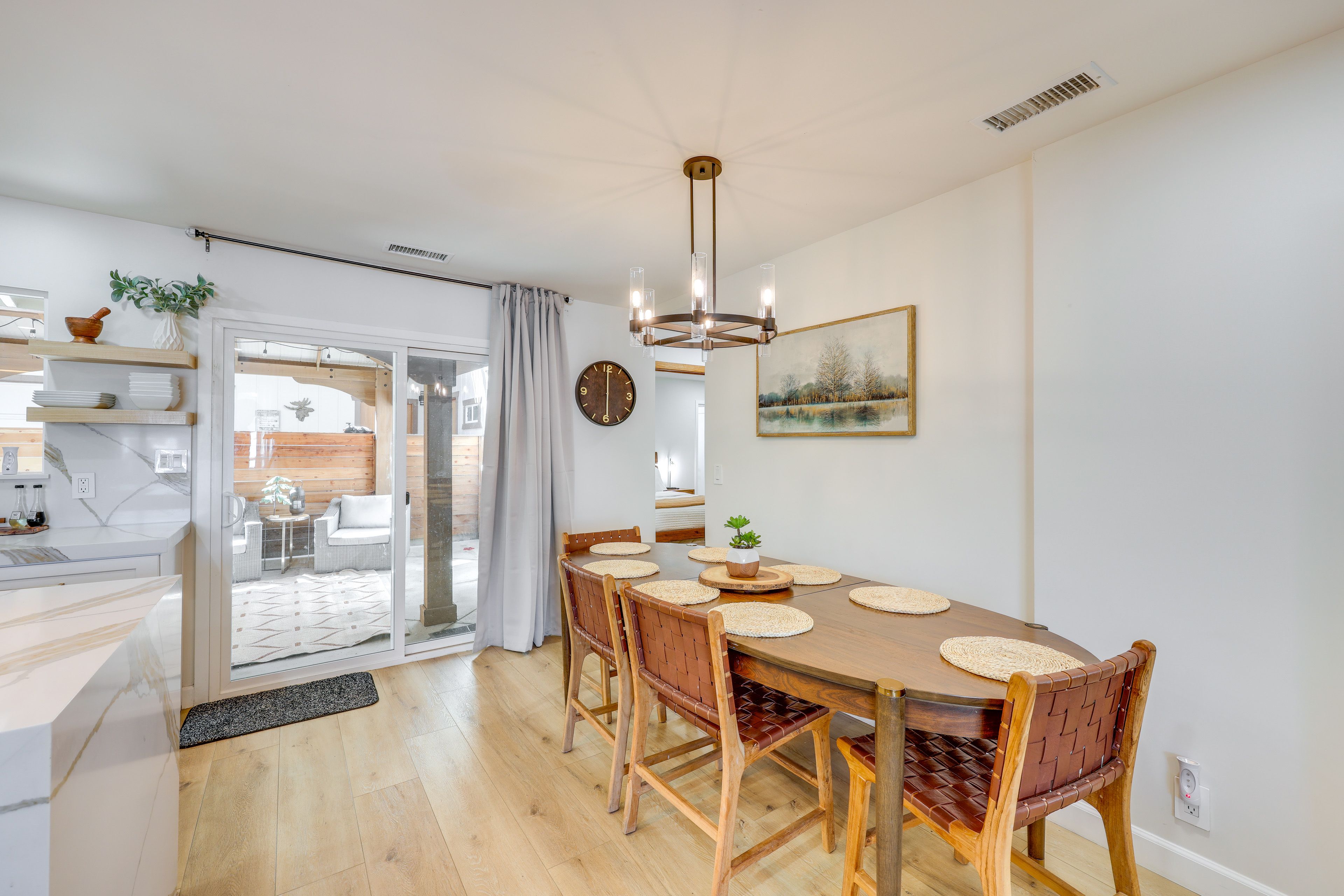 Dining Area | Dishware & Flatware