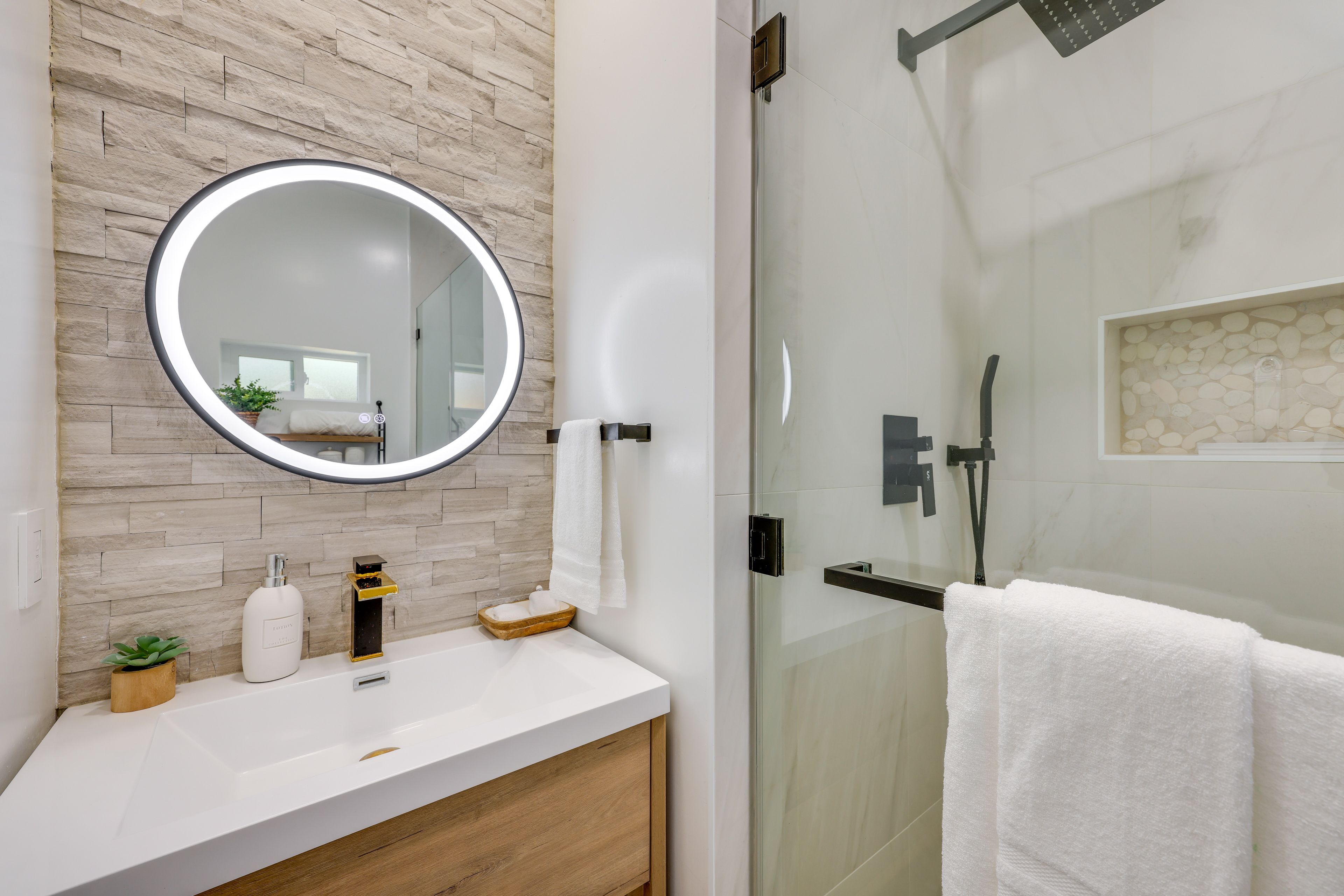 En-Suite Bathroom | Complimentary Toiletries