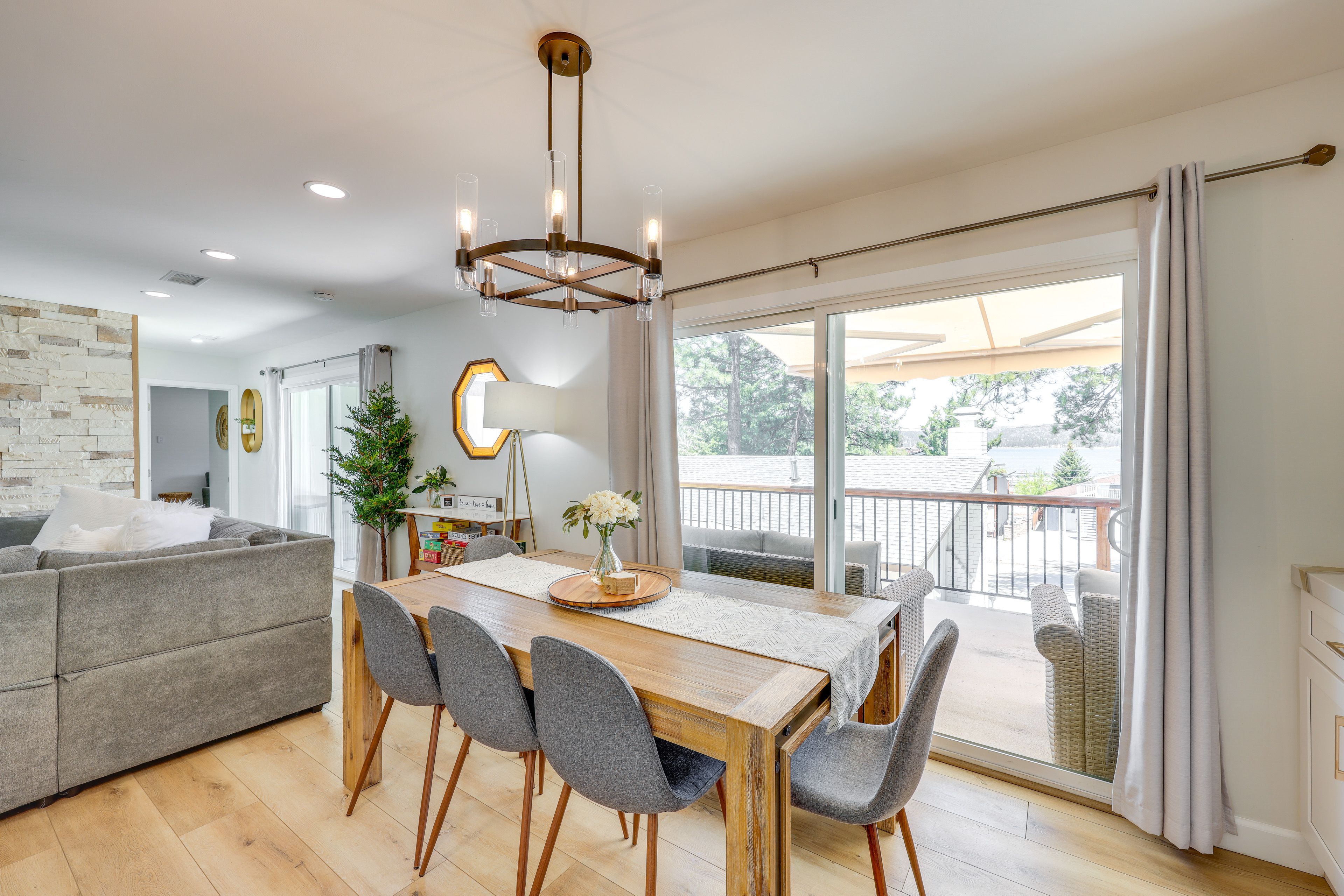 Dining Area | Dishware & Flatware