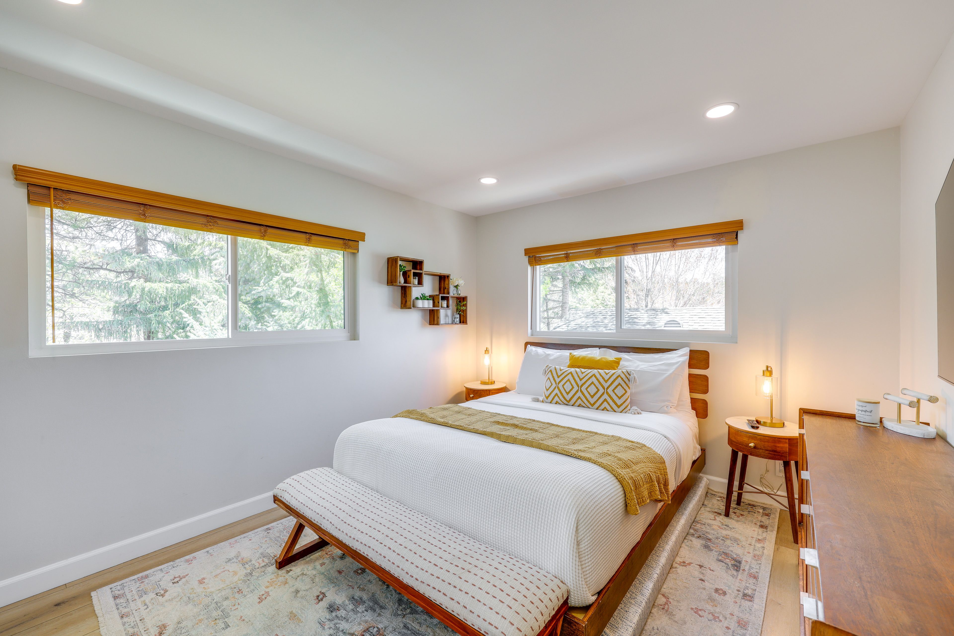Bedroom 1 | Queen Bed | Smart TV | Linens Provided