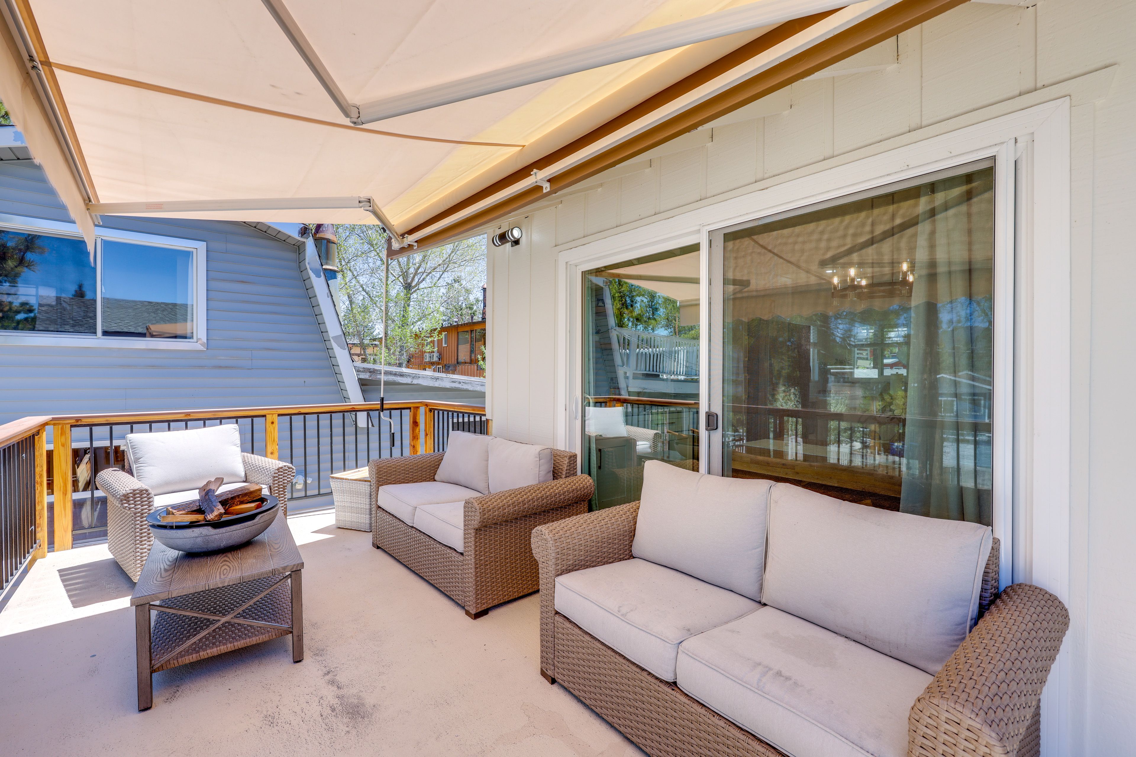 Furnished Balcony | Gas/Electric Grill | Axe Throwing Game