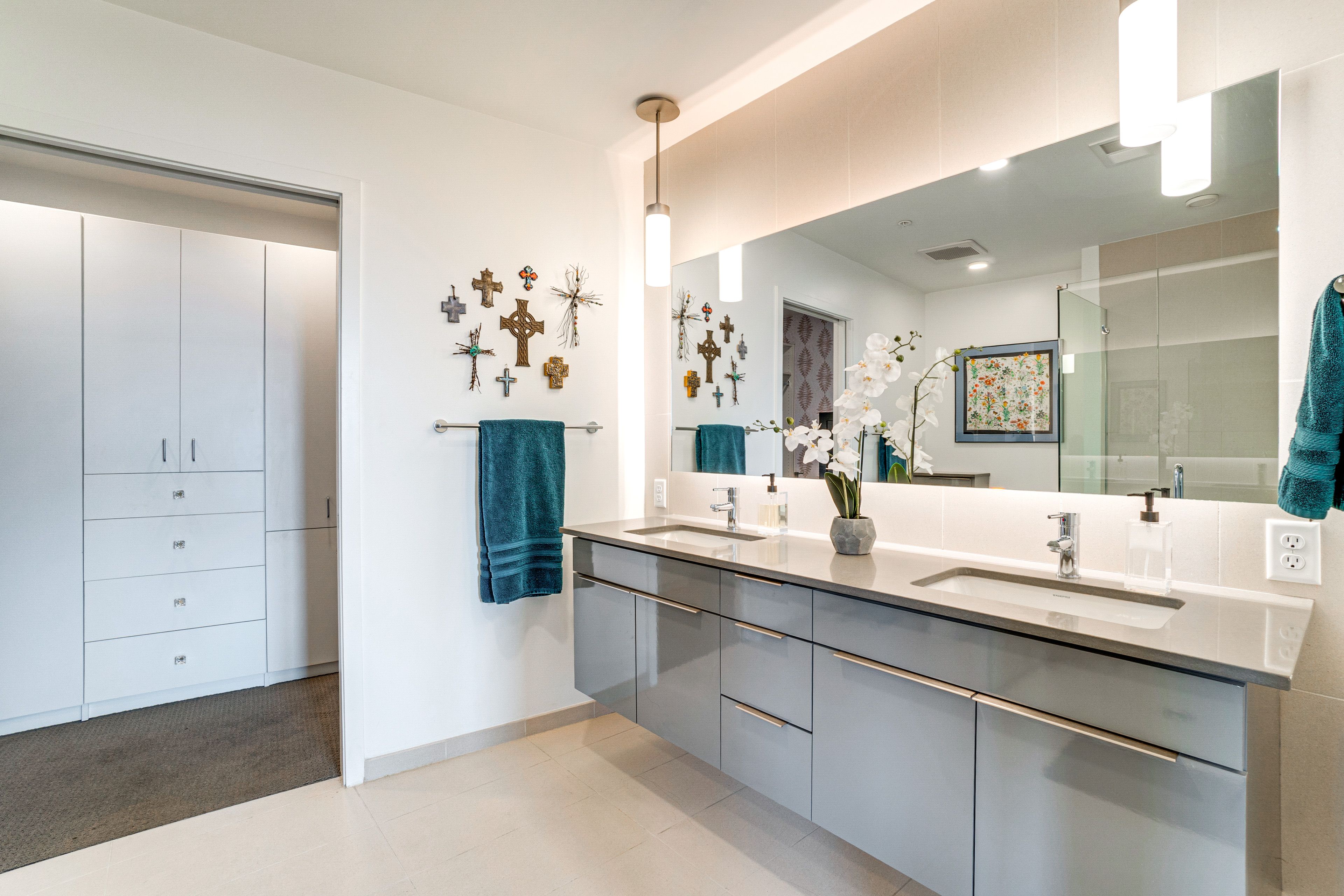En-Suite Bathroom | Walk-In Closet