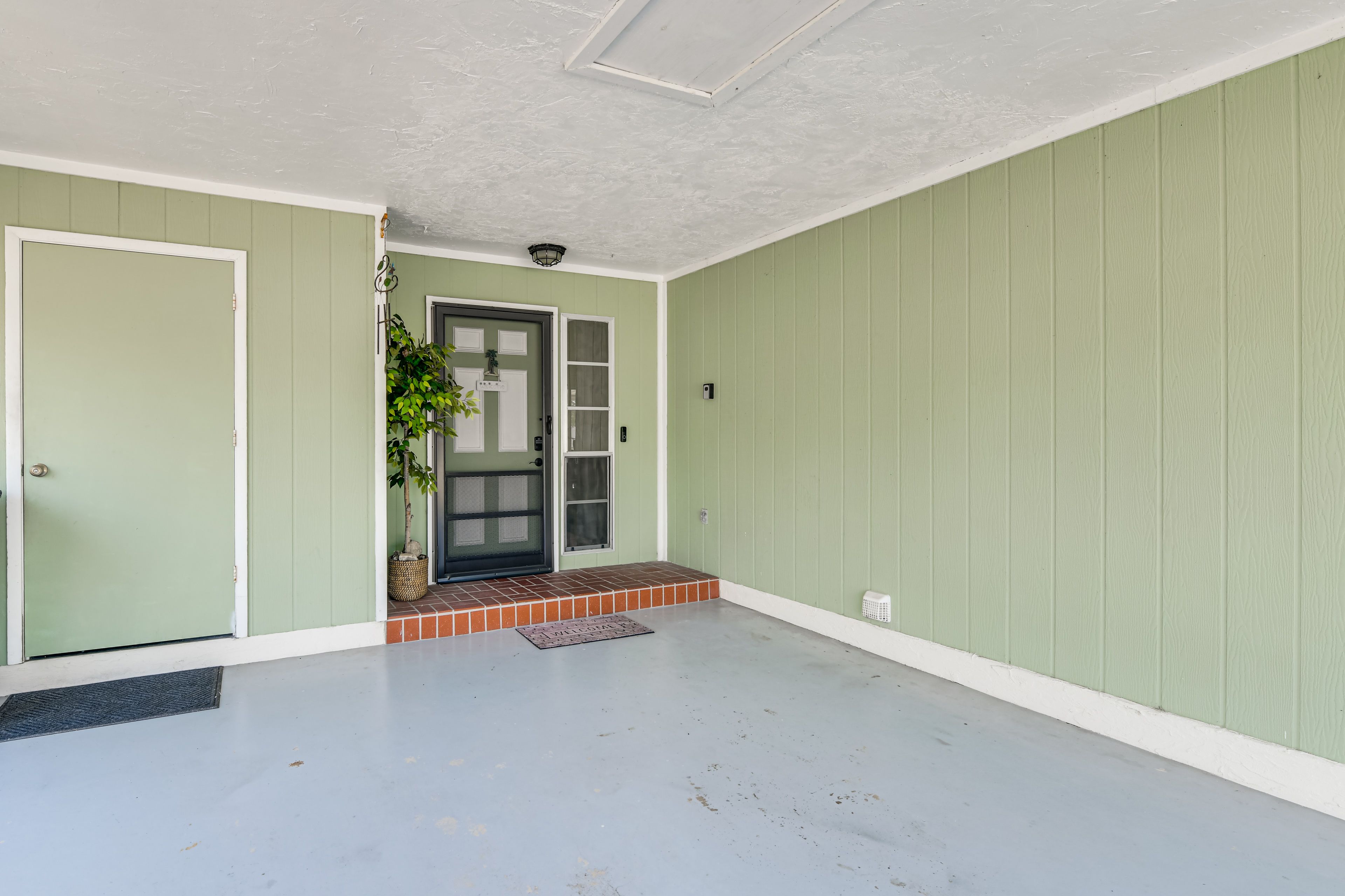 House Exterior | Keyless Entry