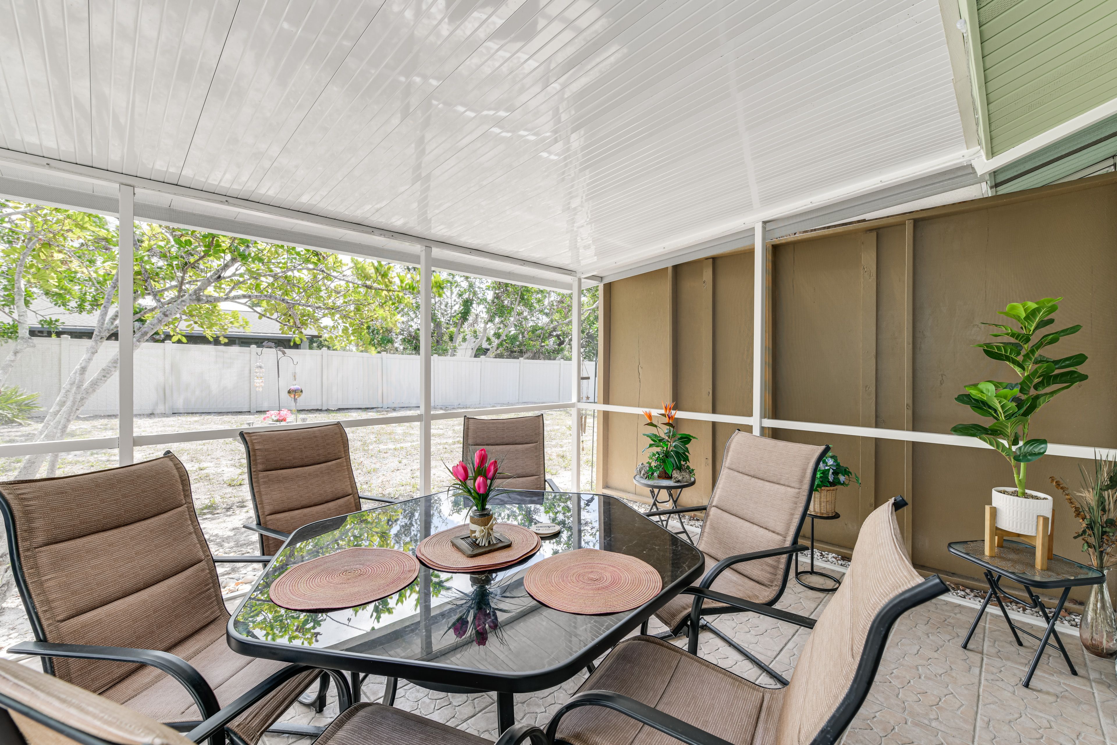 House Exterior | Private Lanai | Dining Area | Gas/Charcoal Grill