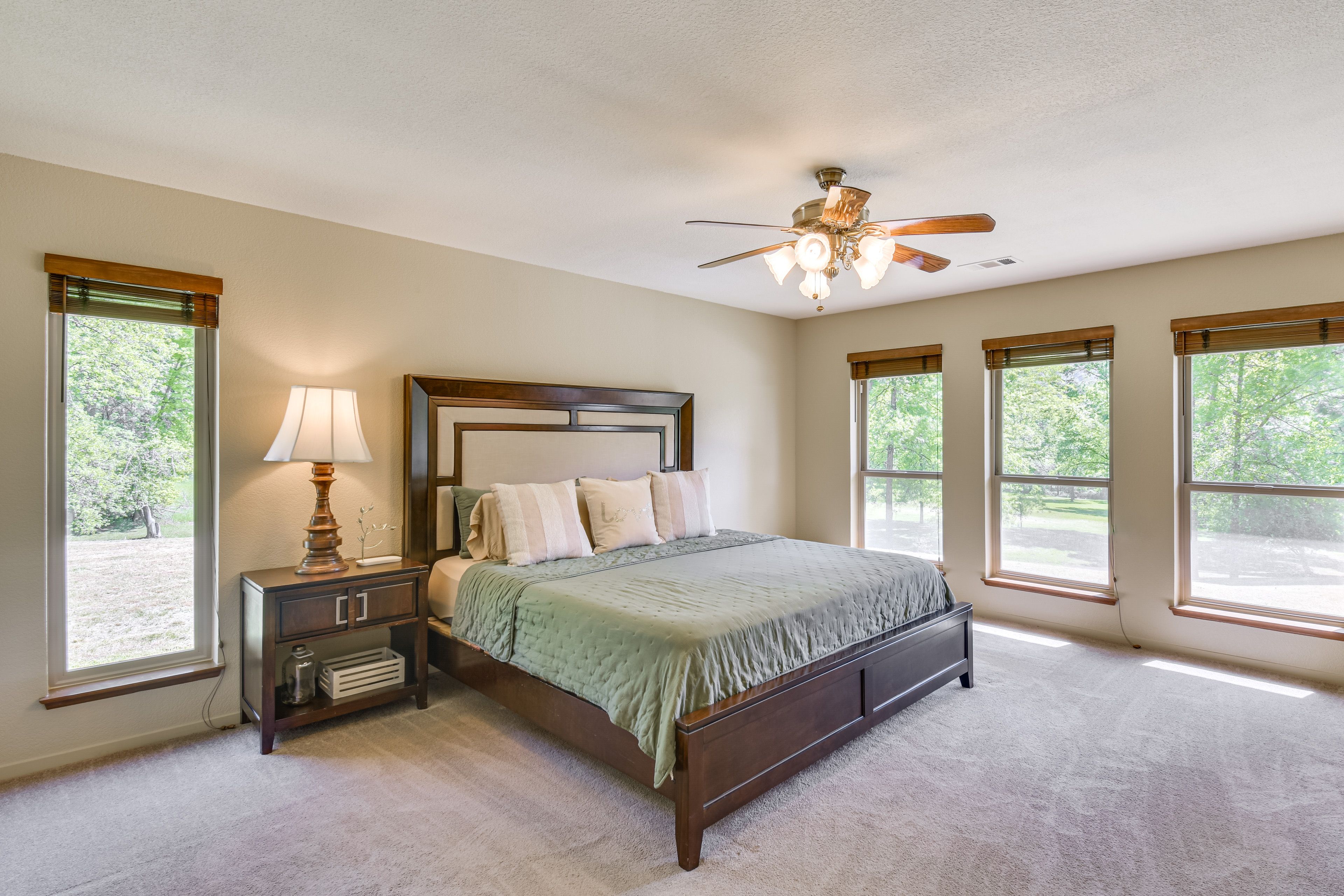 Bedroom 1 | King Bed | Main Floor