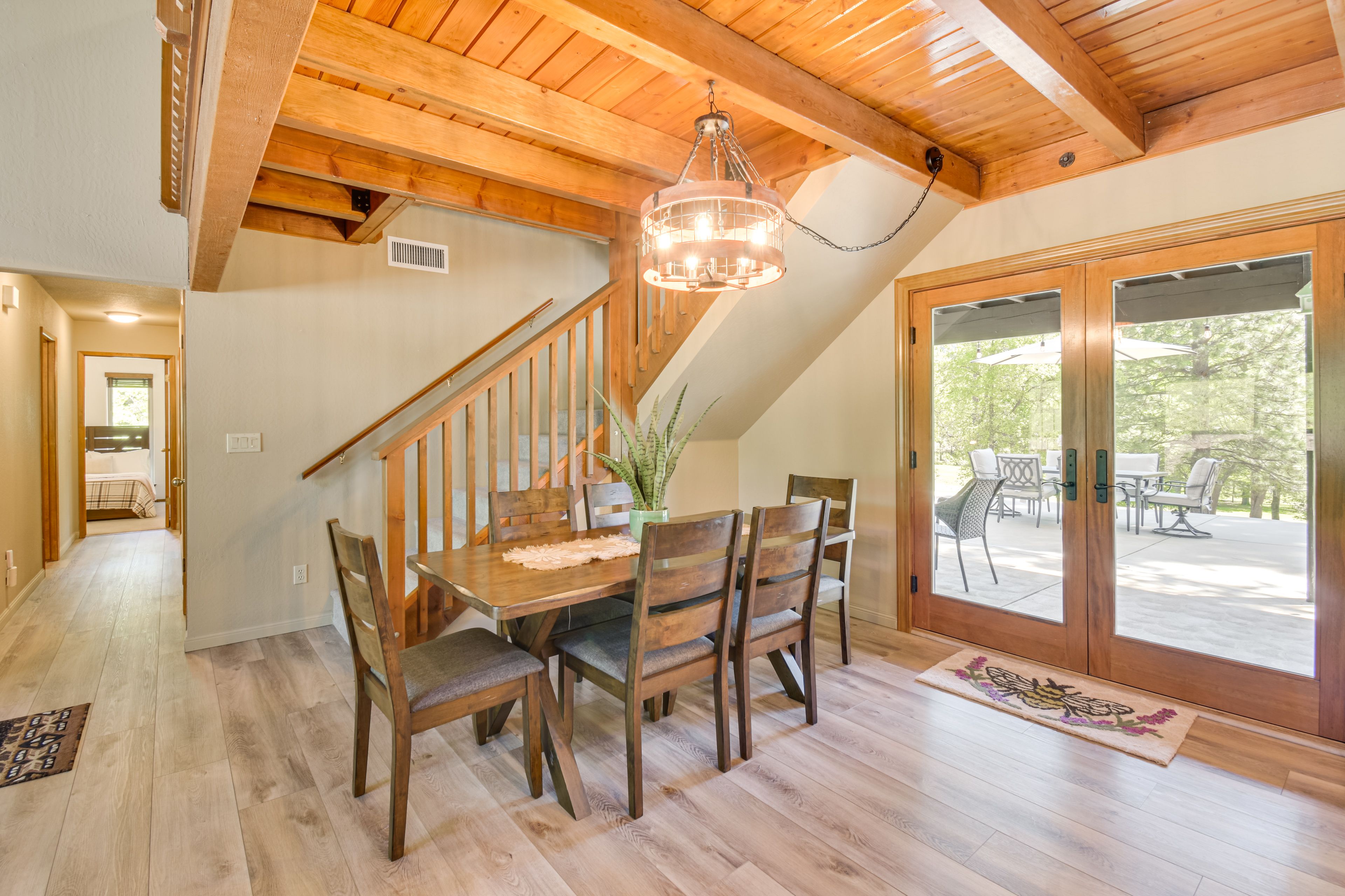 Dining Table | Dishware/Flatware | Main Floor