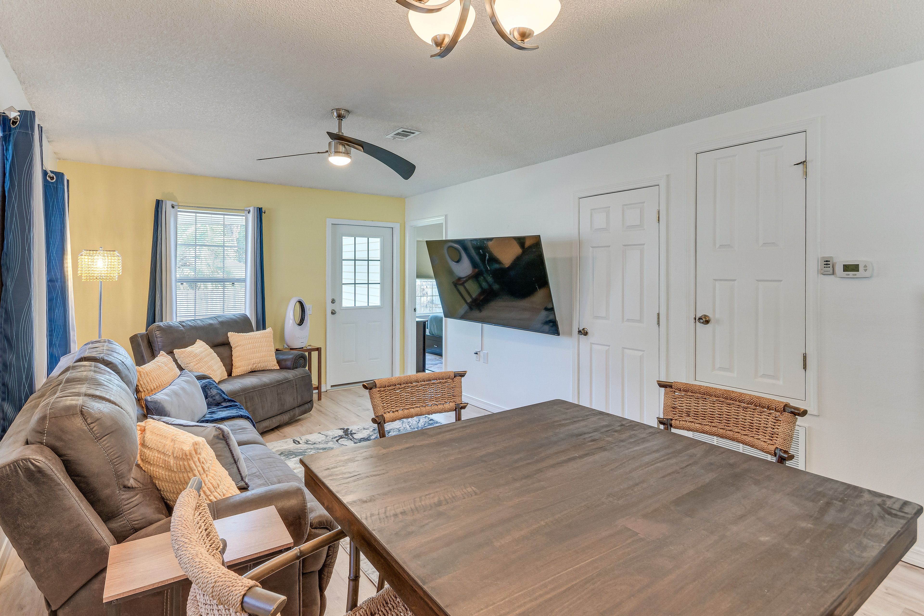 Dining Area | Dishware & Flatware