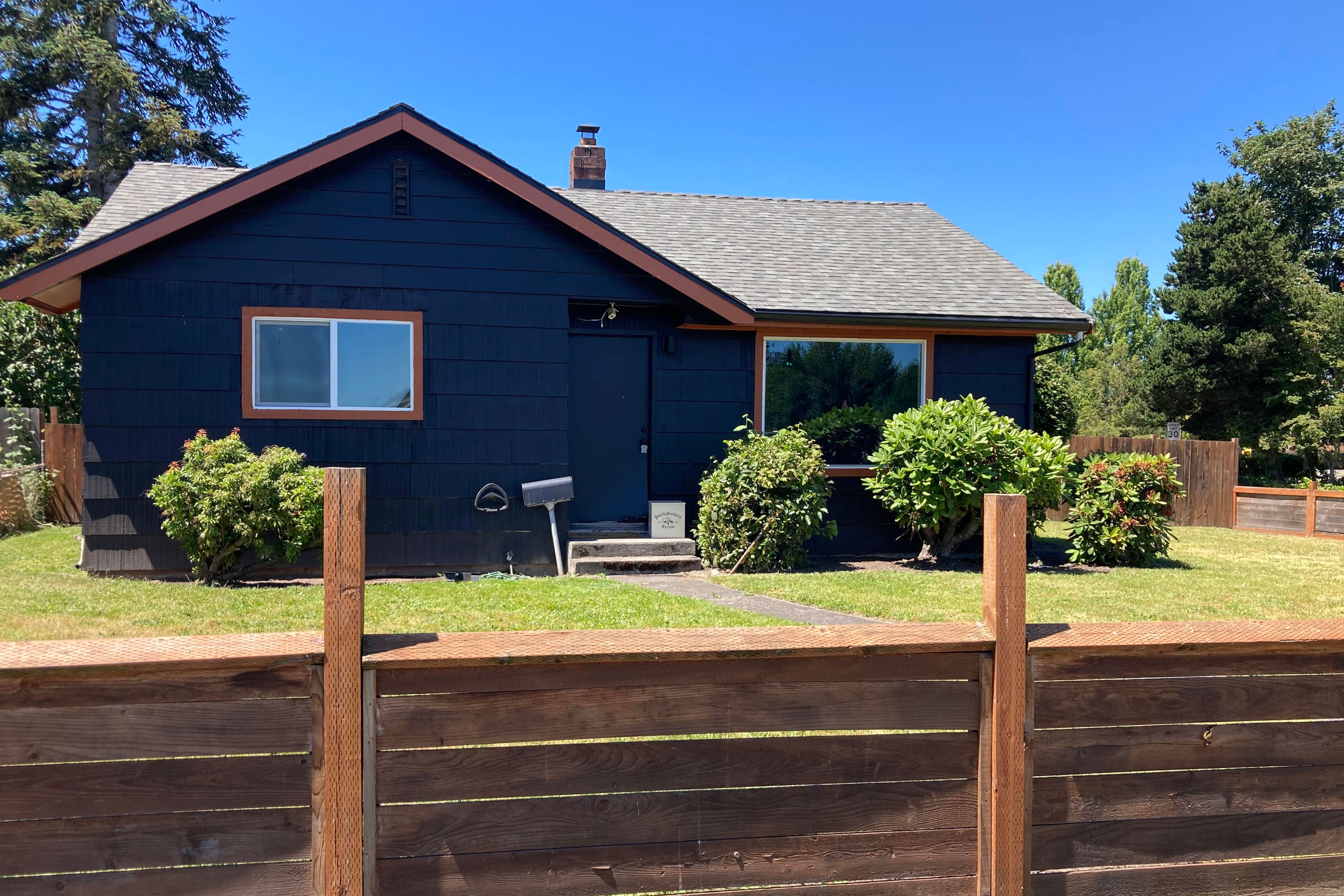 Auburn Vacation Rental | 2BR | 1BA | 890 Sq Ft | 2 Steps to Enter