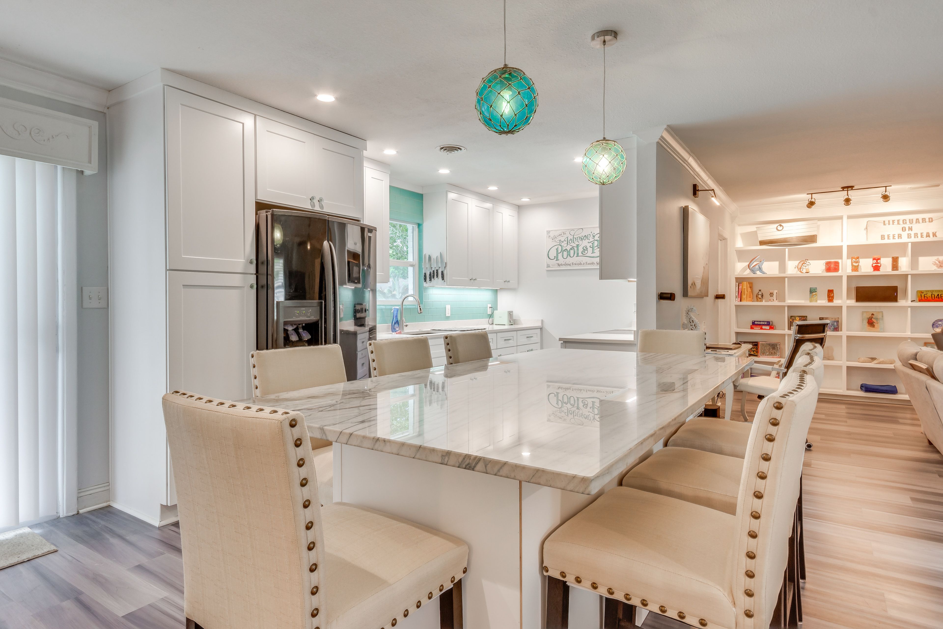 Dining Area | Dining Table | Dishware/Flatware