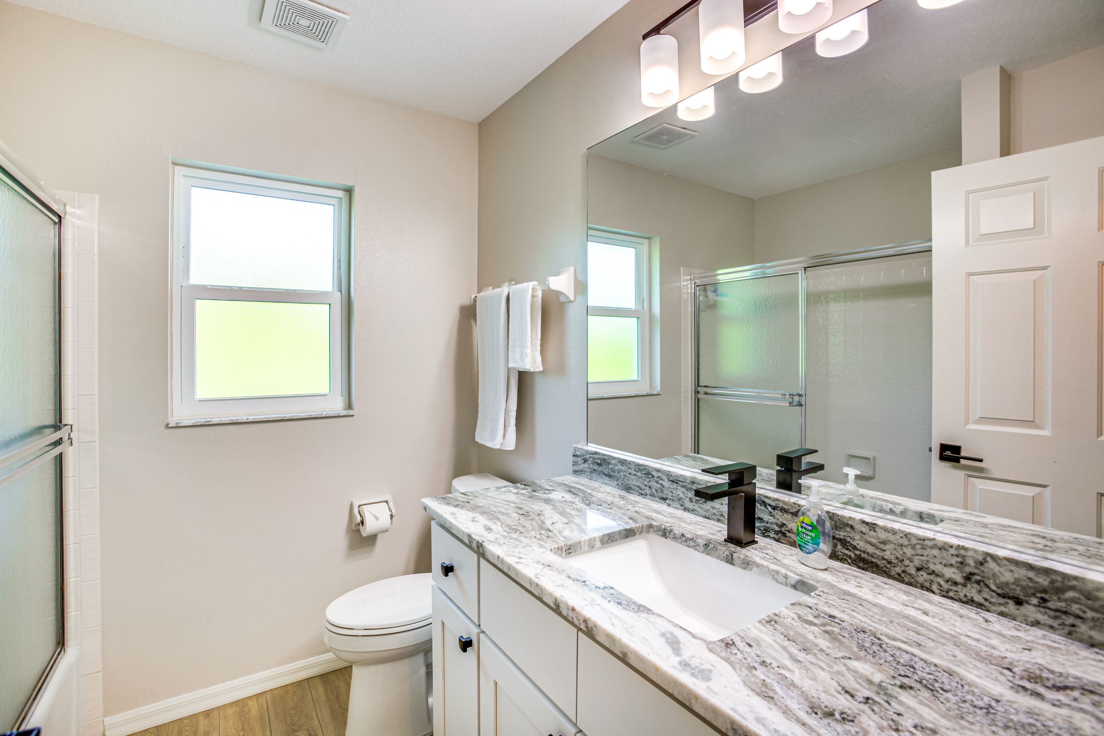 Full Bathroom