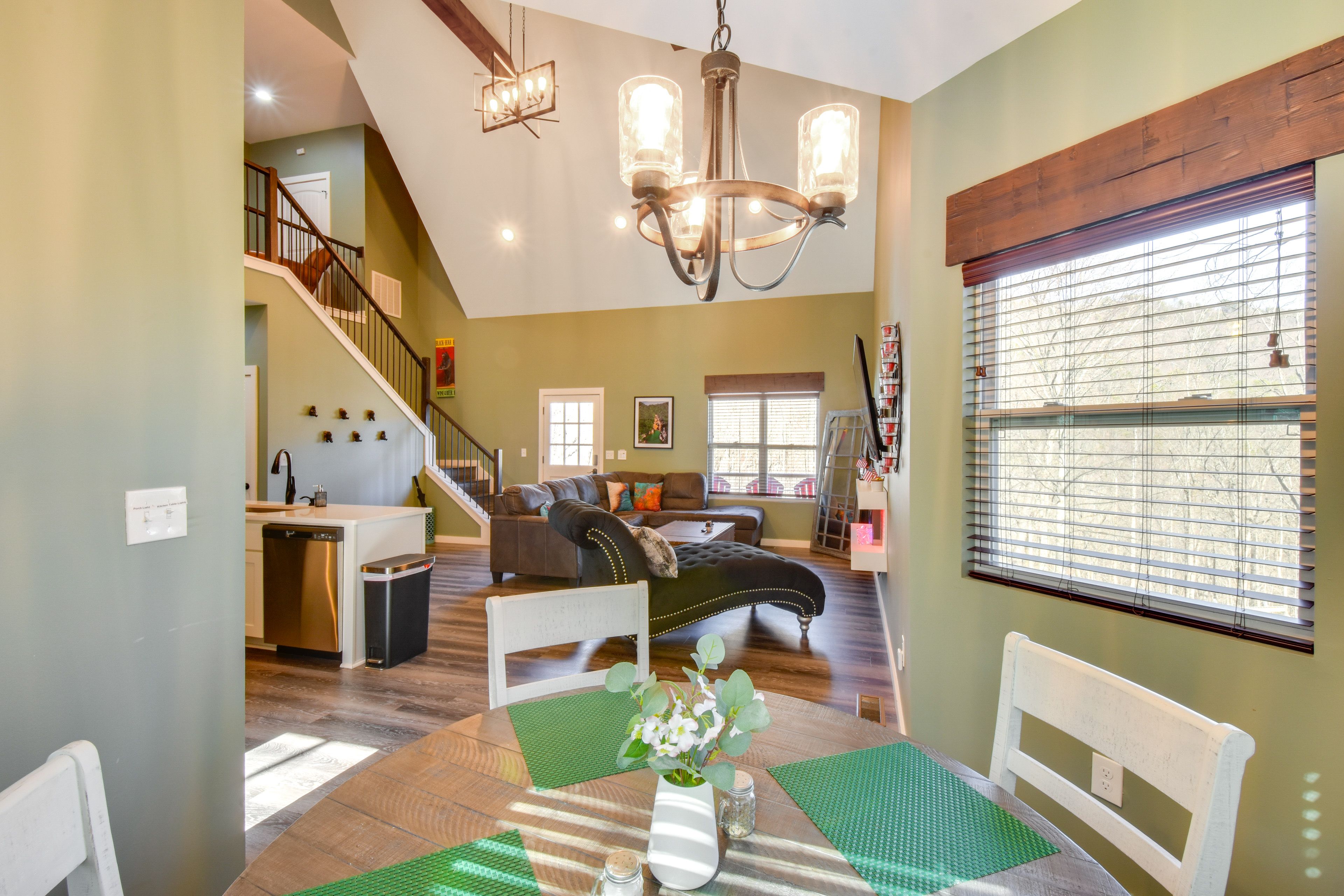 Dining Area | 1st Floor