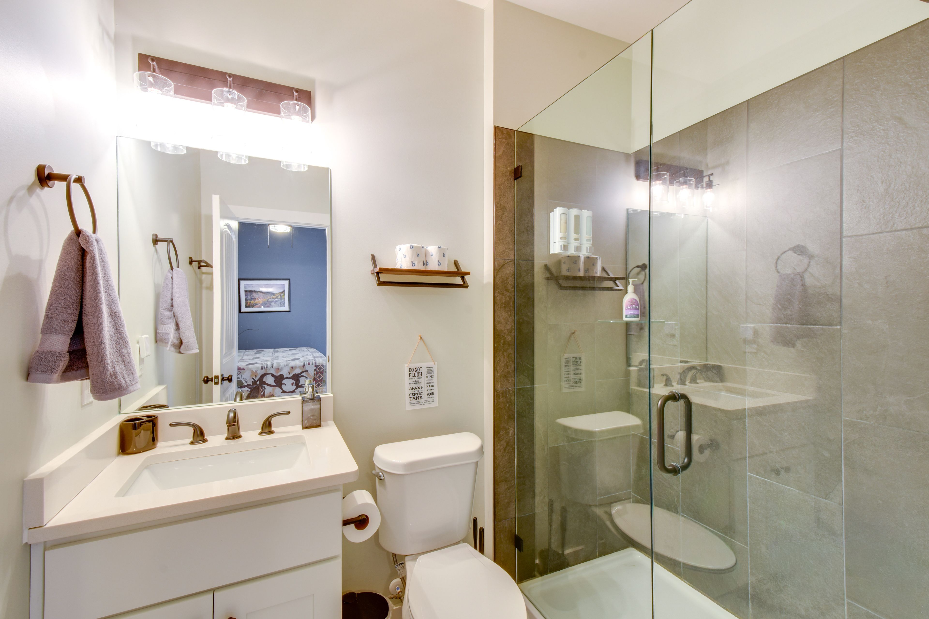 Full Bathroom | 1st Floor