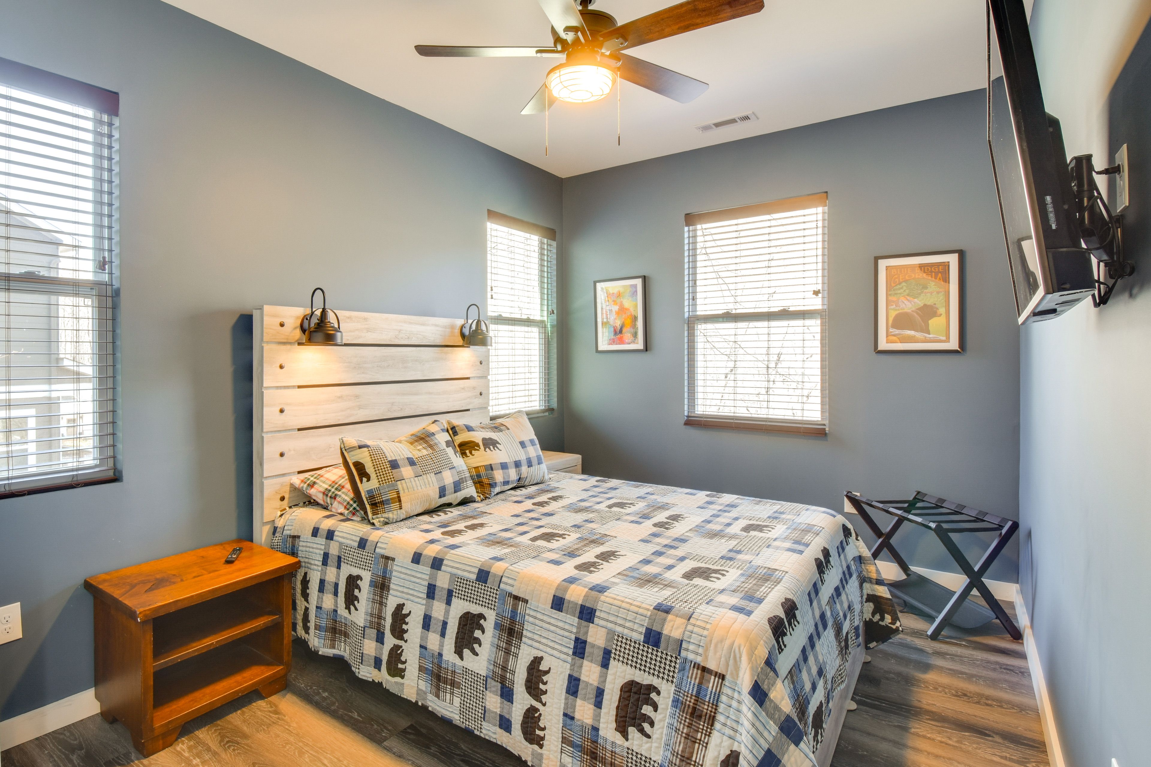 Bedroom 3 | 2nd Floor | Queen Bed