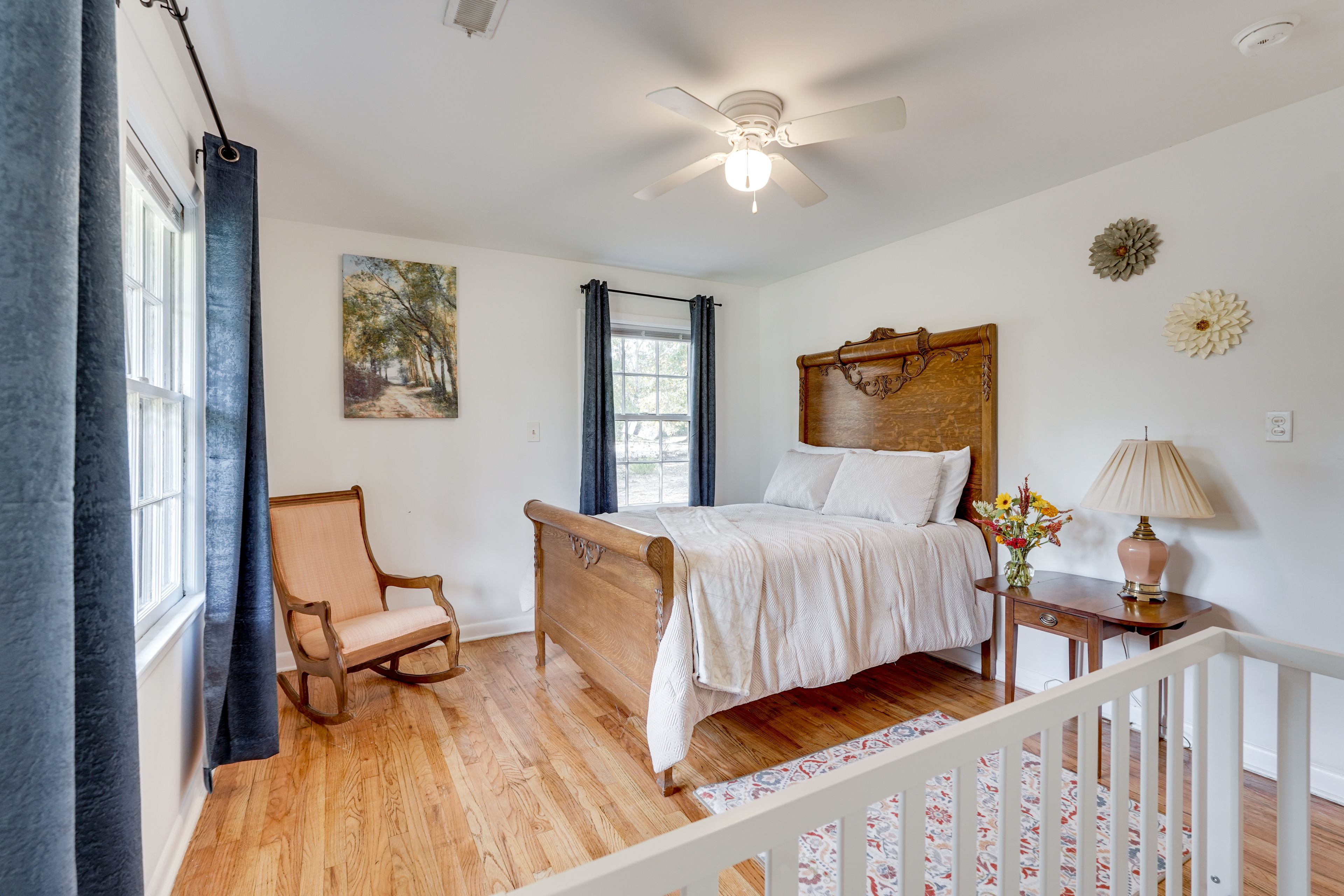 Bedroom 2 | Main Floor | Queen Bed | Crib