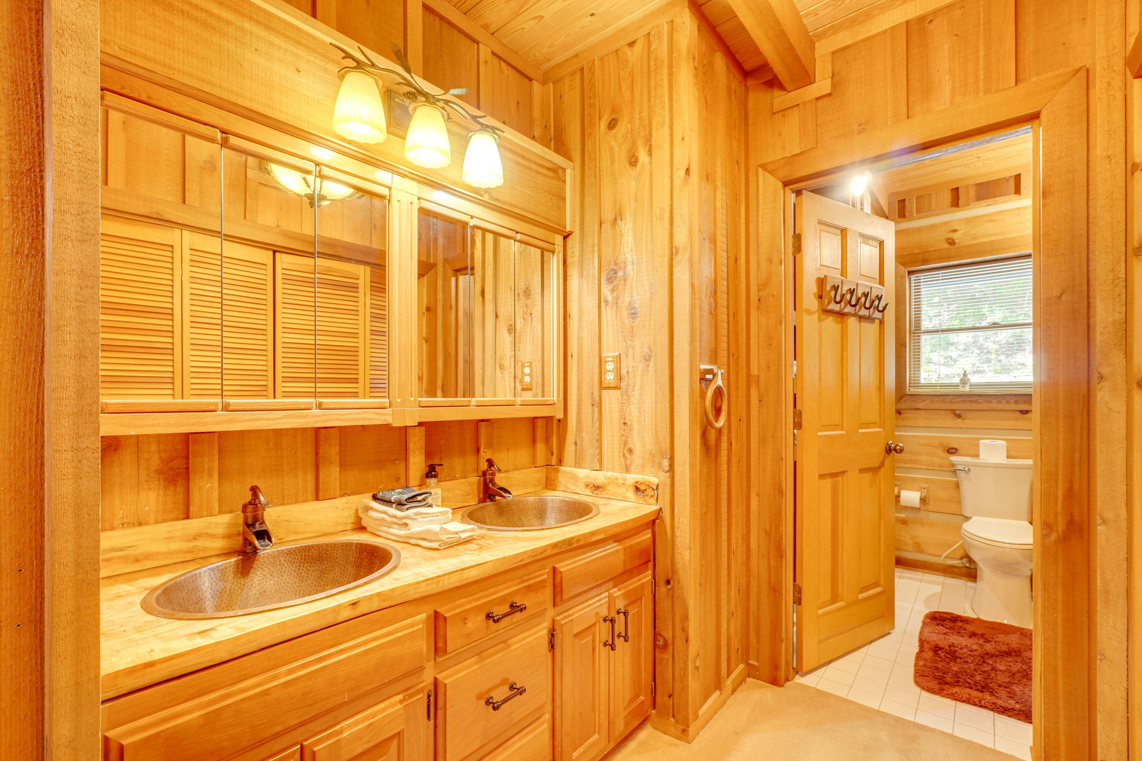 Full Bathroom | 1st Floor
